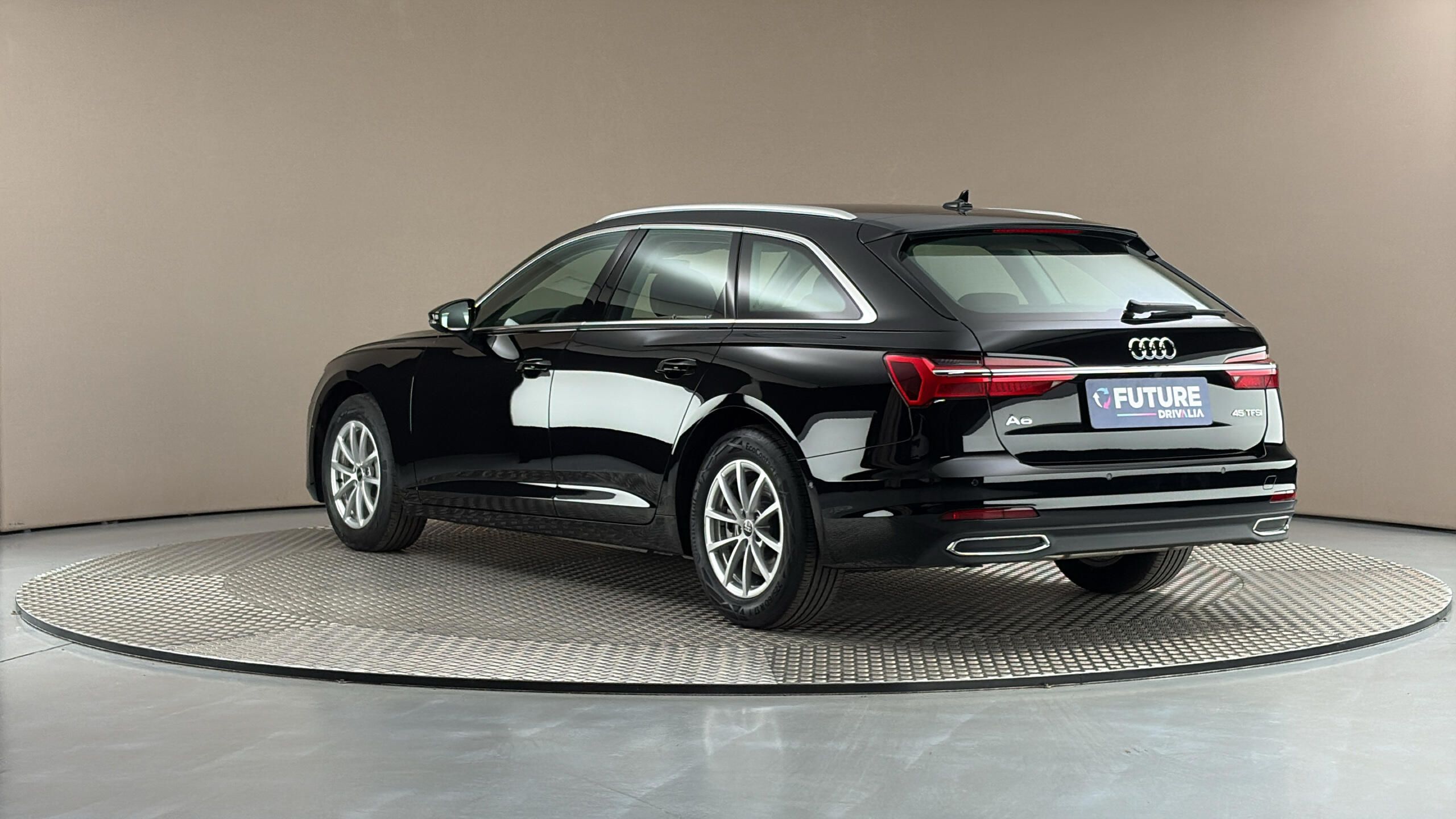 Audi A6 Avant, 2.0 45TFSI S Tronic - fotka 2