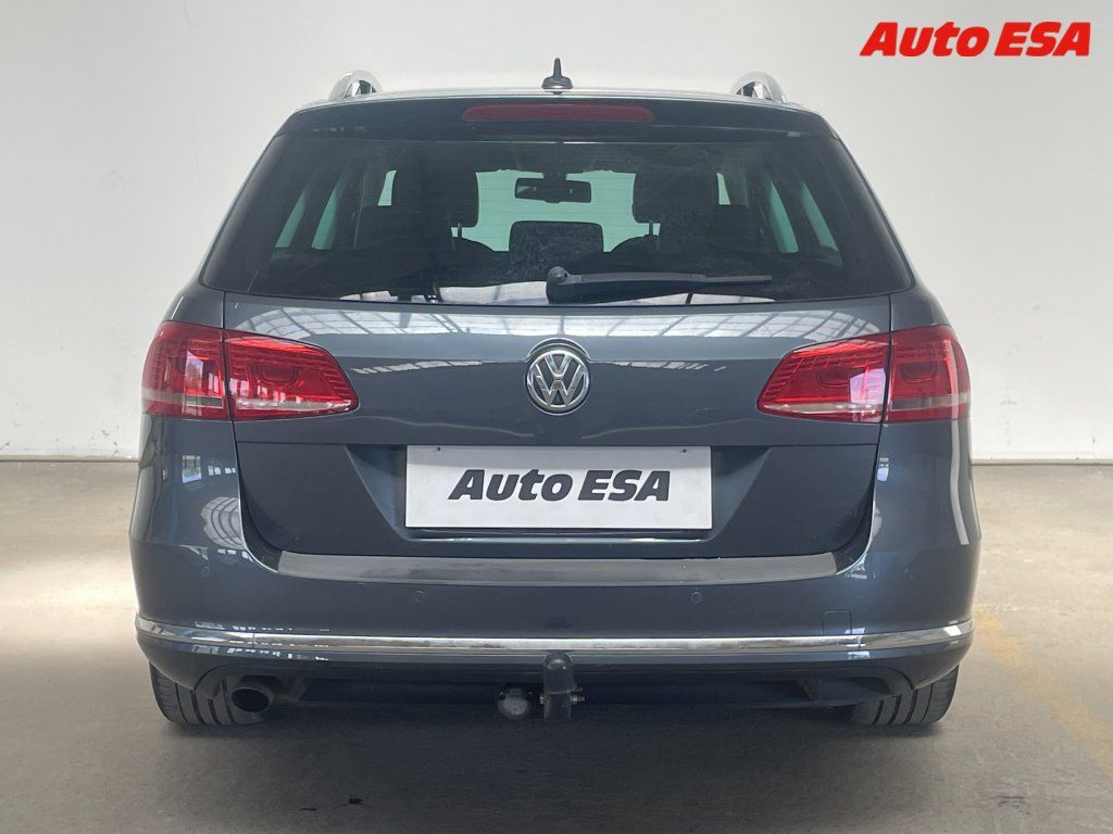 Volkswagen Passat, 1.6 TDi,navi - fotka 5