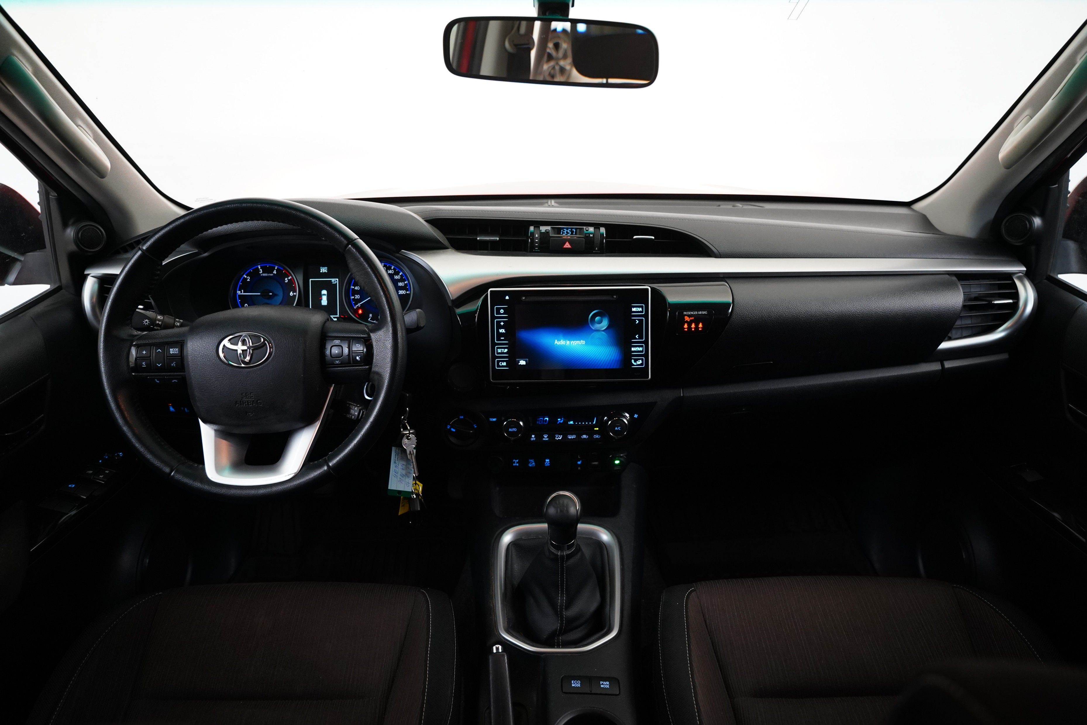 Toyota Hilux, 2.4 D-4D 110 kW 4X4 - fotka 6