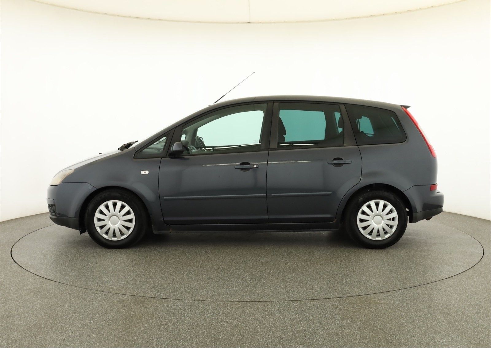 Ford C-MAX, 1.6 TDCi, po STK, rezervace - fotka 3
