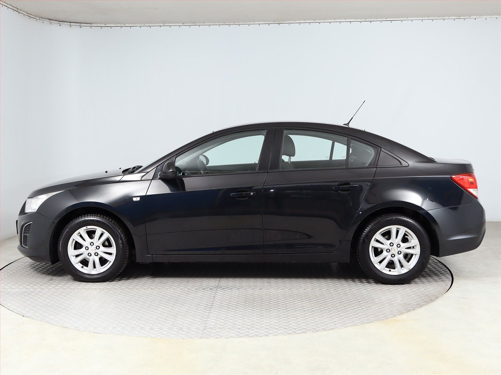 Chevrolet Cruze, 1.6 i 16V, ČR,1.maj - fotka 3