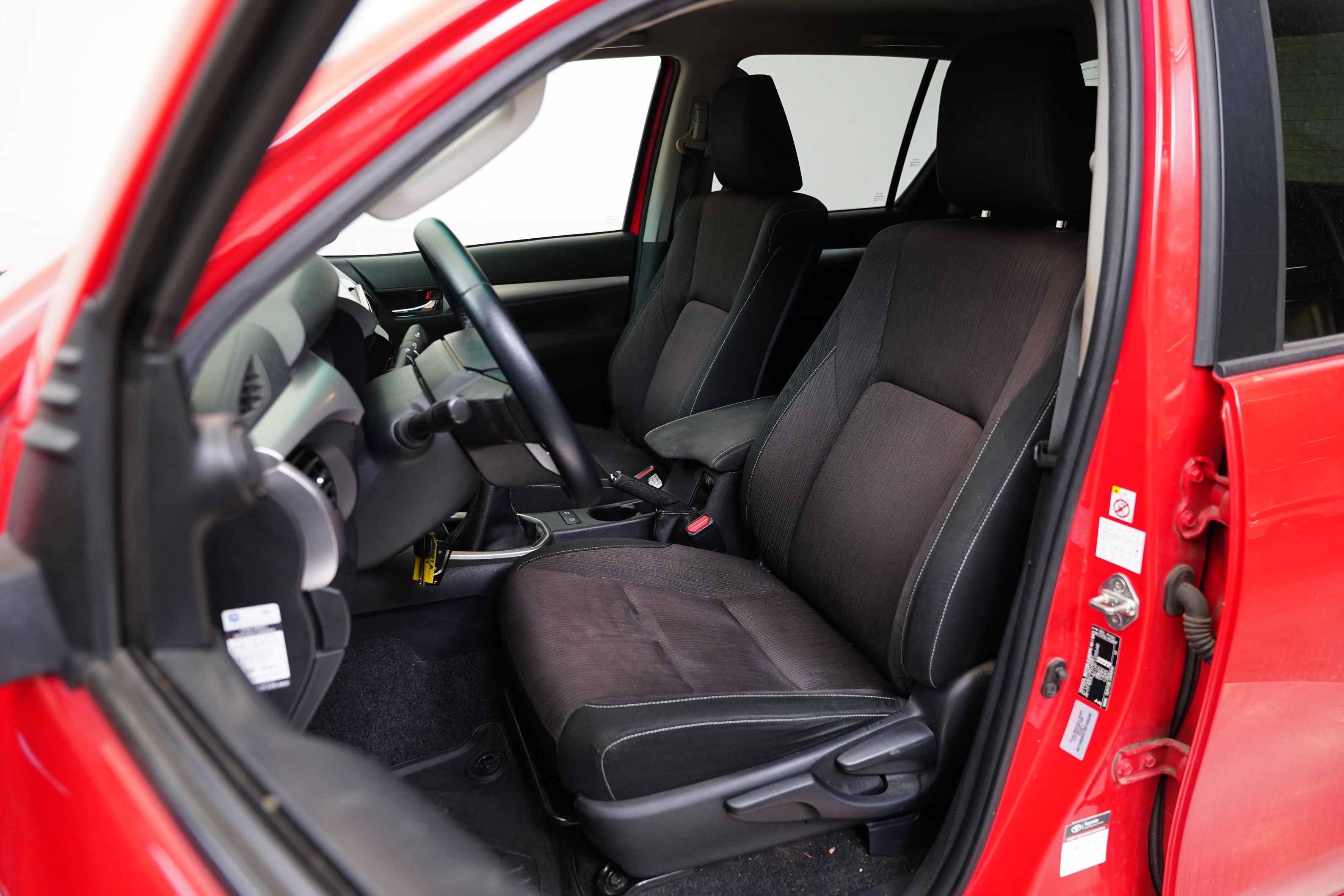 Toyota Hilux, 2.4 D-4D 110 kW 4X4 - fotka 5