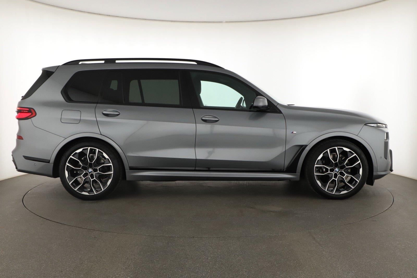 BMW X7, xDrive40d, M Sport - fotka 6