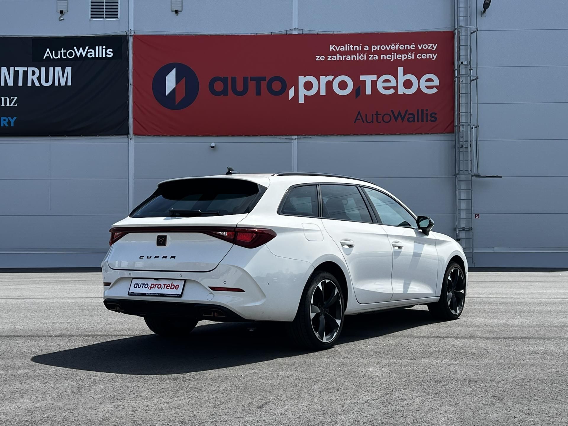 Cupra Leon, 1.5TSI e-Hybrid 150kW TZ DPH - fotka 4
