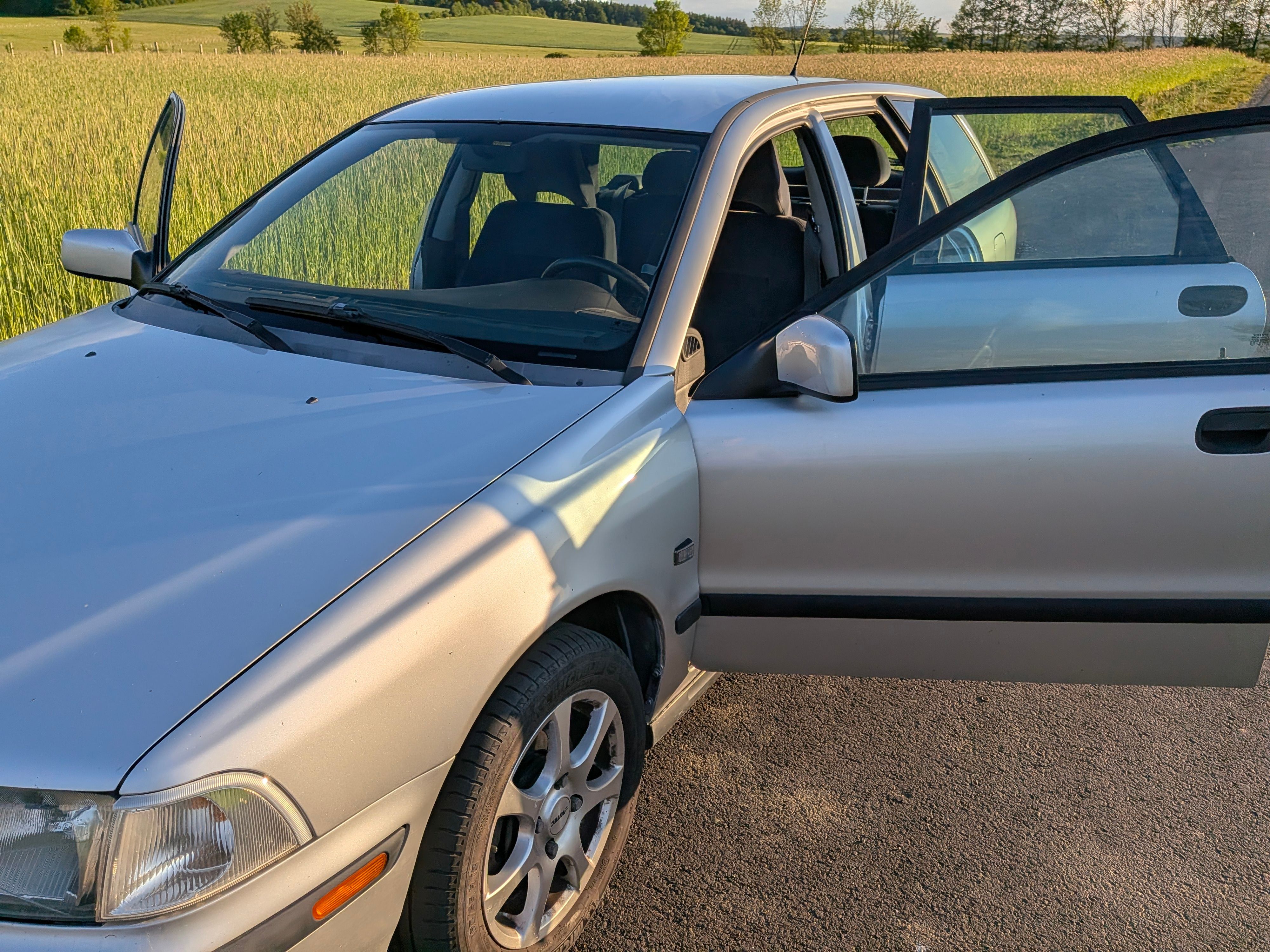 Volvo V40 - fotka 4