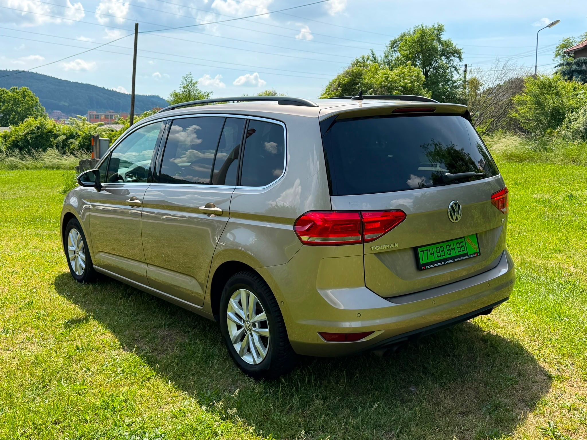 Volkswagen Touran, 1,4 TSI - PARKPILOT, 7 MÍST - fotka 5