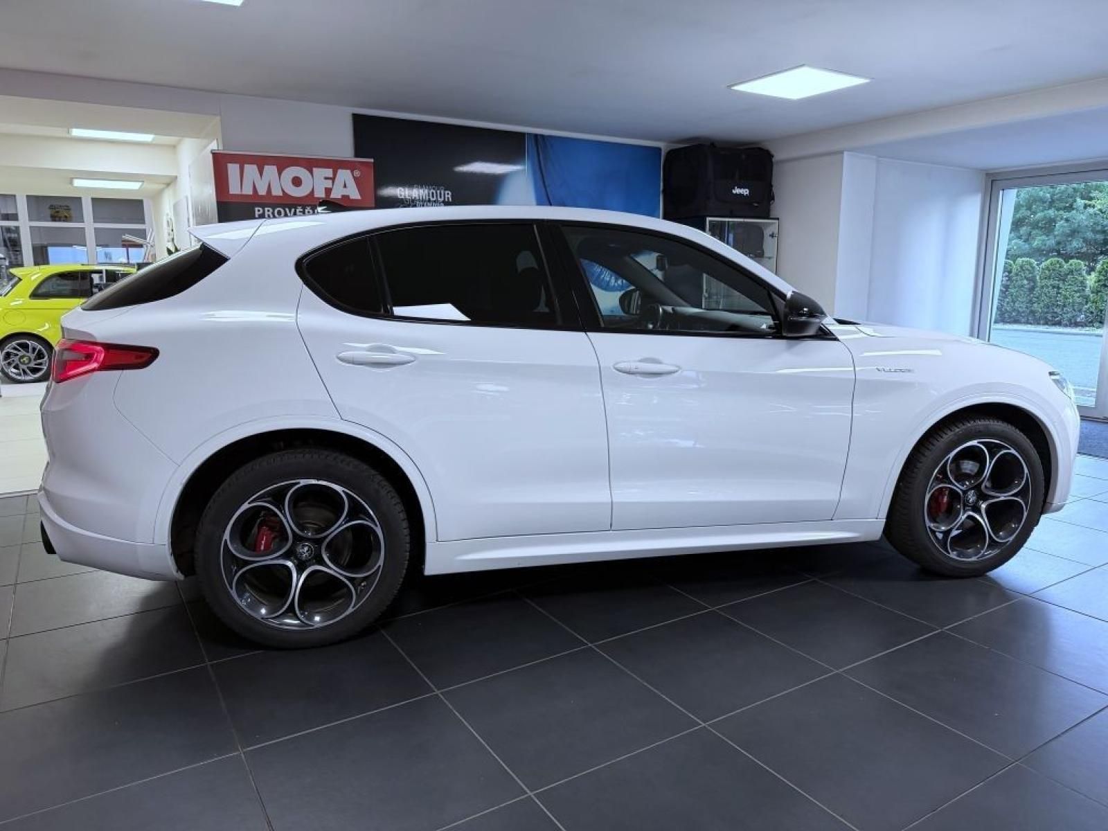 Alfa Romeo Stelvio, 2.2 JTDm 210k AT8 ZF Q4 4x4 - fotka 4