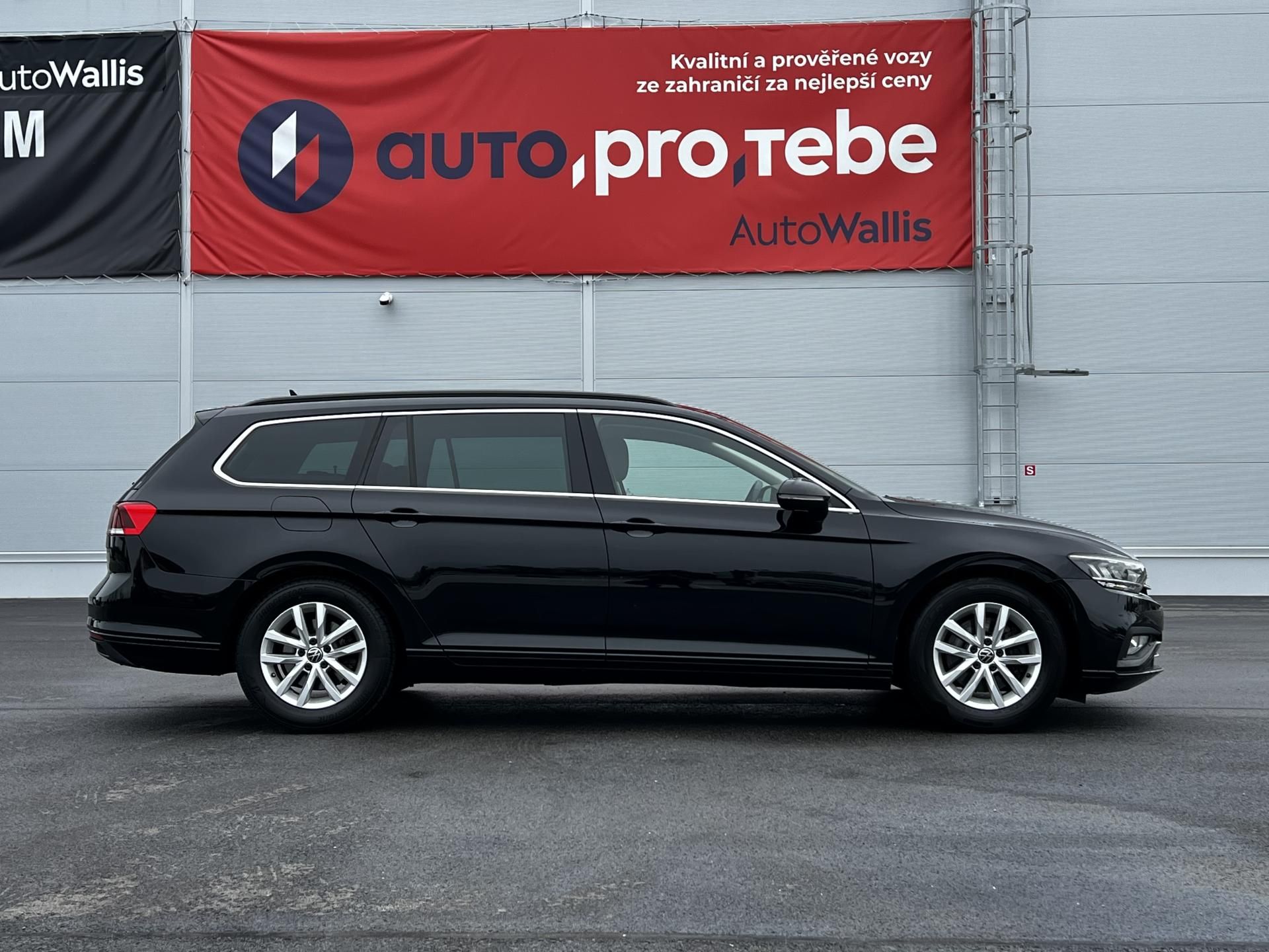 Volkswagen Passat, 2.0TDI DSG 110kW Business DPH - fotka 3