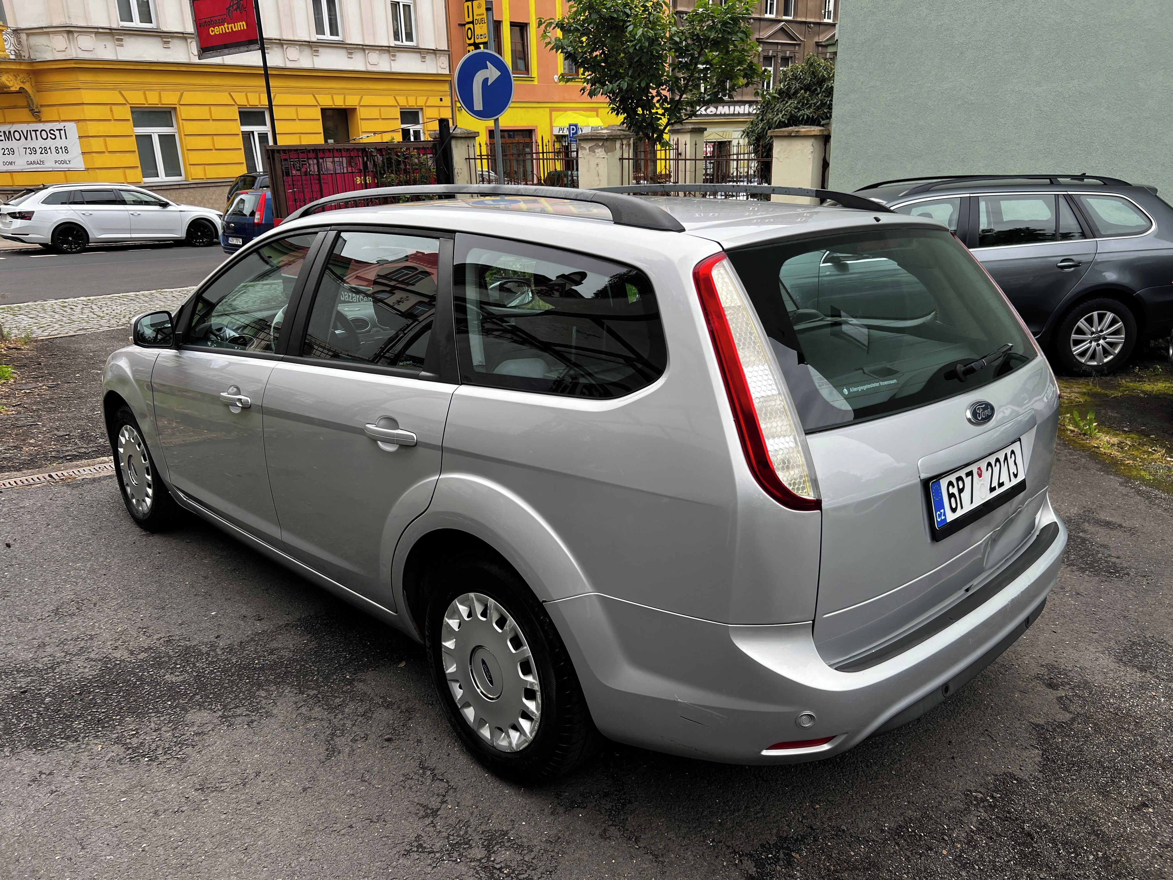 Ford Focus, Combi, 1,6i 74 Kw, klima - fotka 4