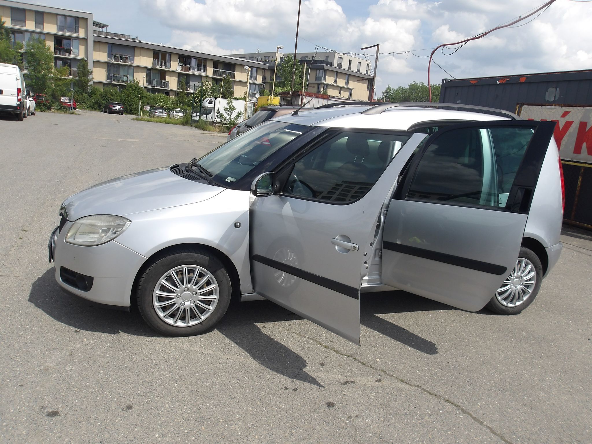 Škoda Roomster, 1,6i AUTOMAT !!! - fotka 5