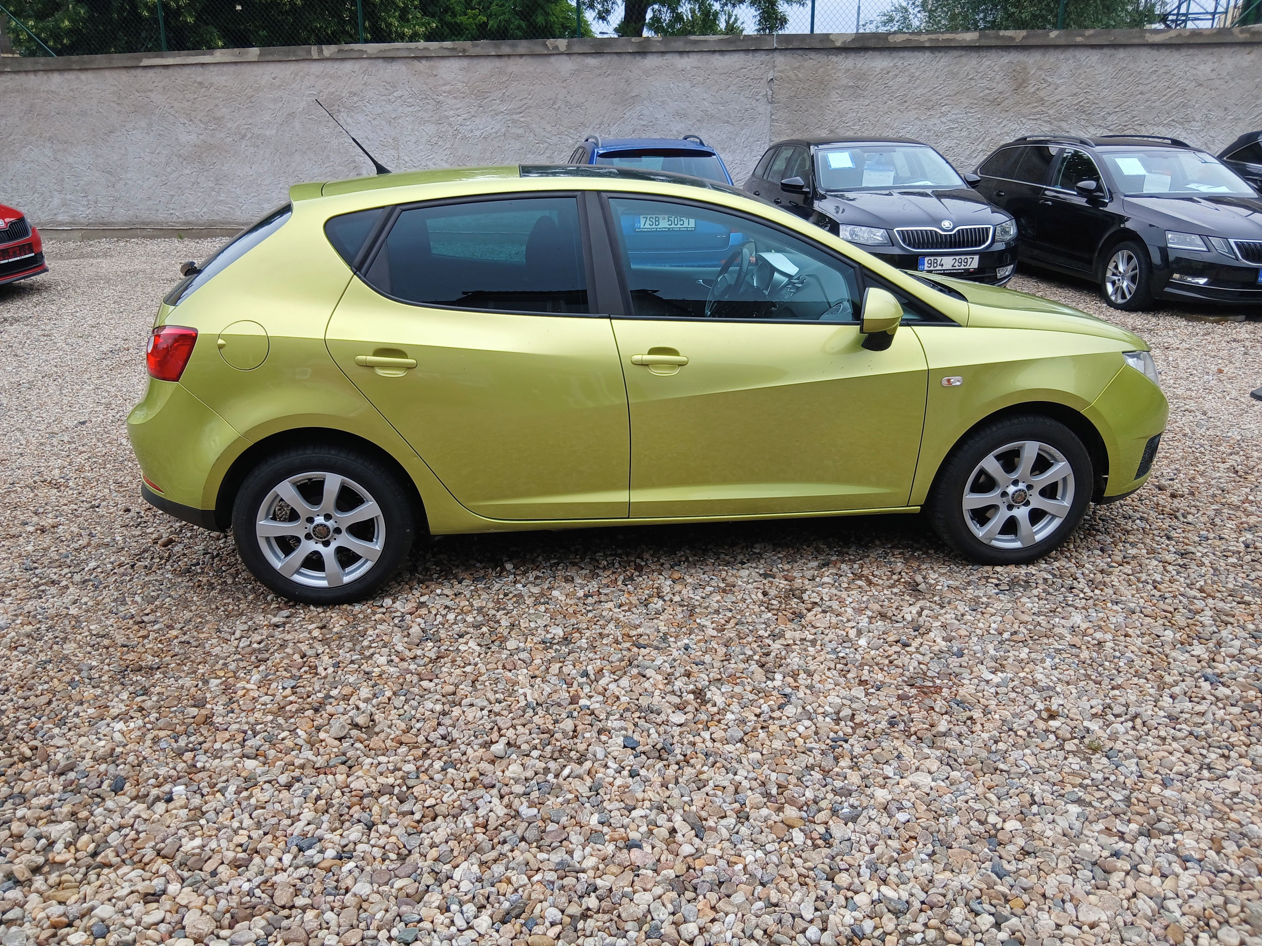 Seat Ibiza, 1.4i 16V 63KW Klima - fotka 4