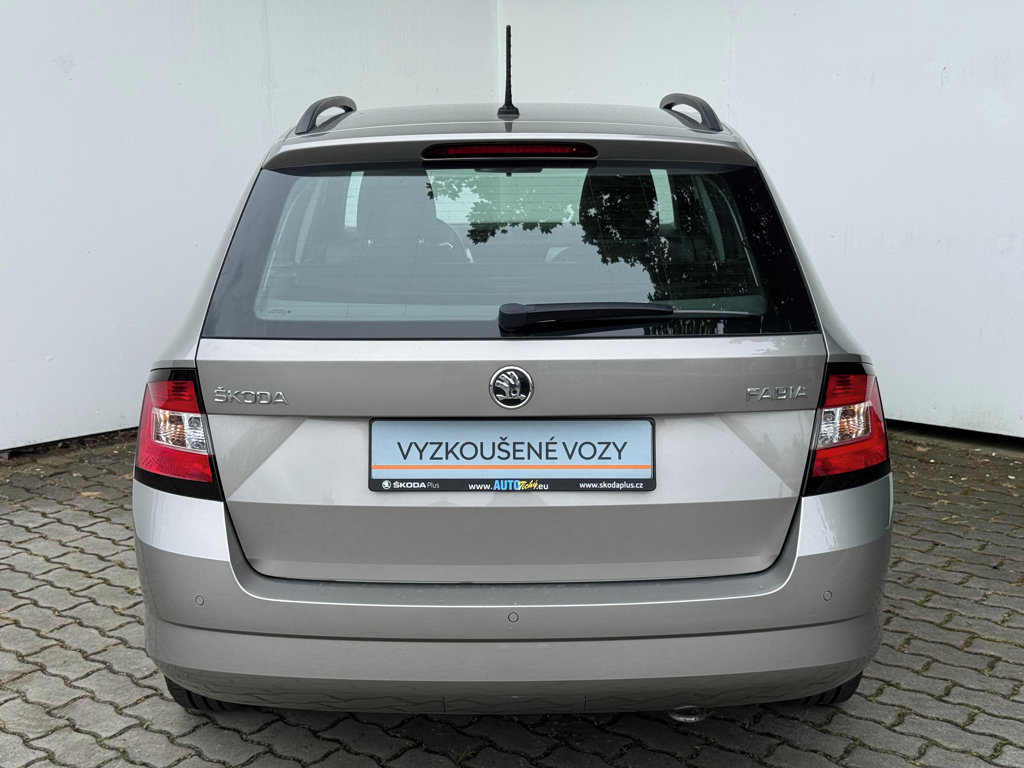 Škoda Fabia, 1.0 TSI / 81kW Ambition Combi - fotka 6