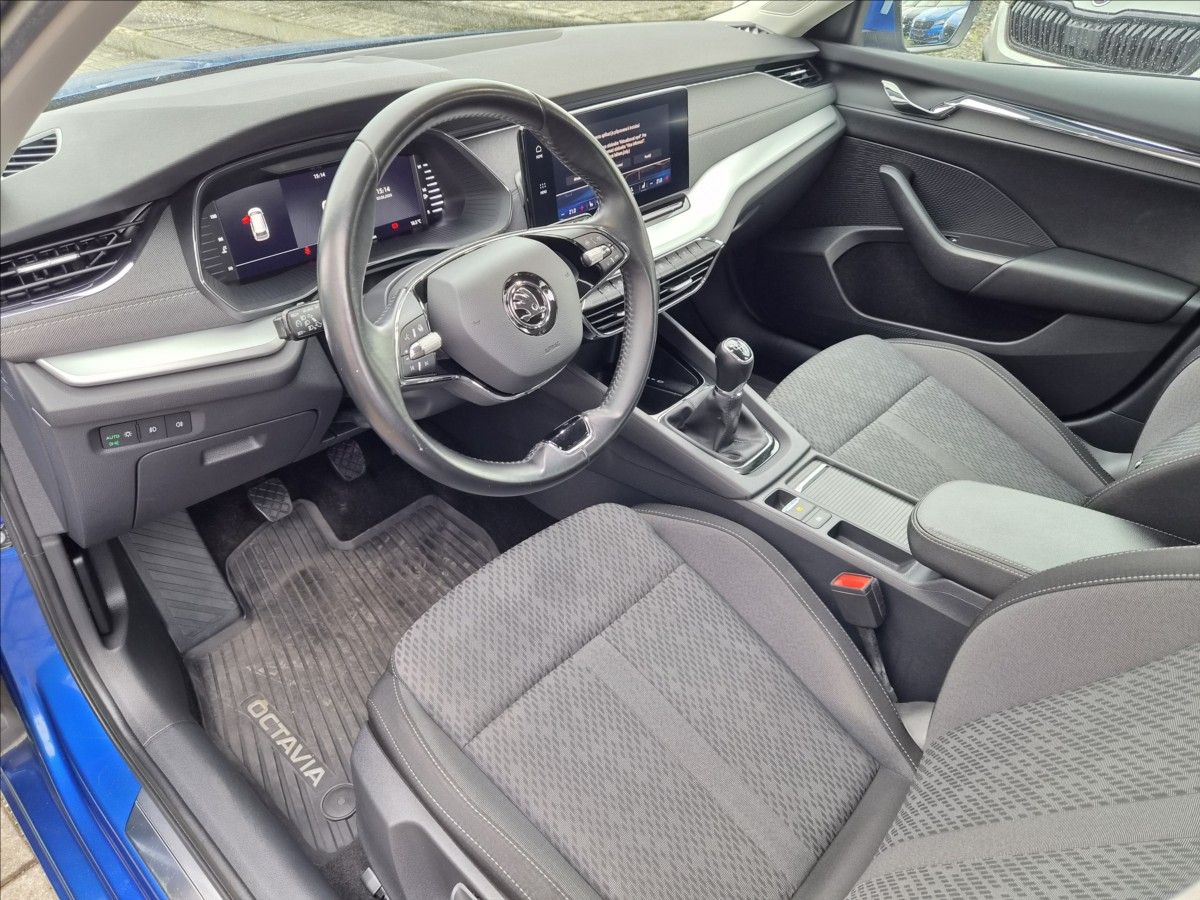 Škoda Octavia, 2,0 TDi *LED*NAVI*TAŽNÉ* - fotka 5