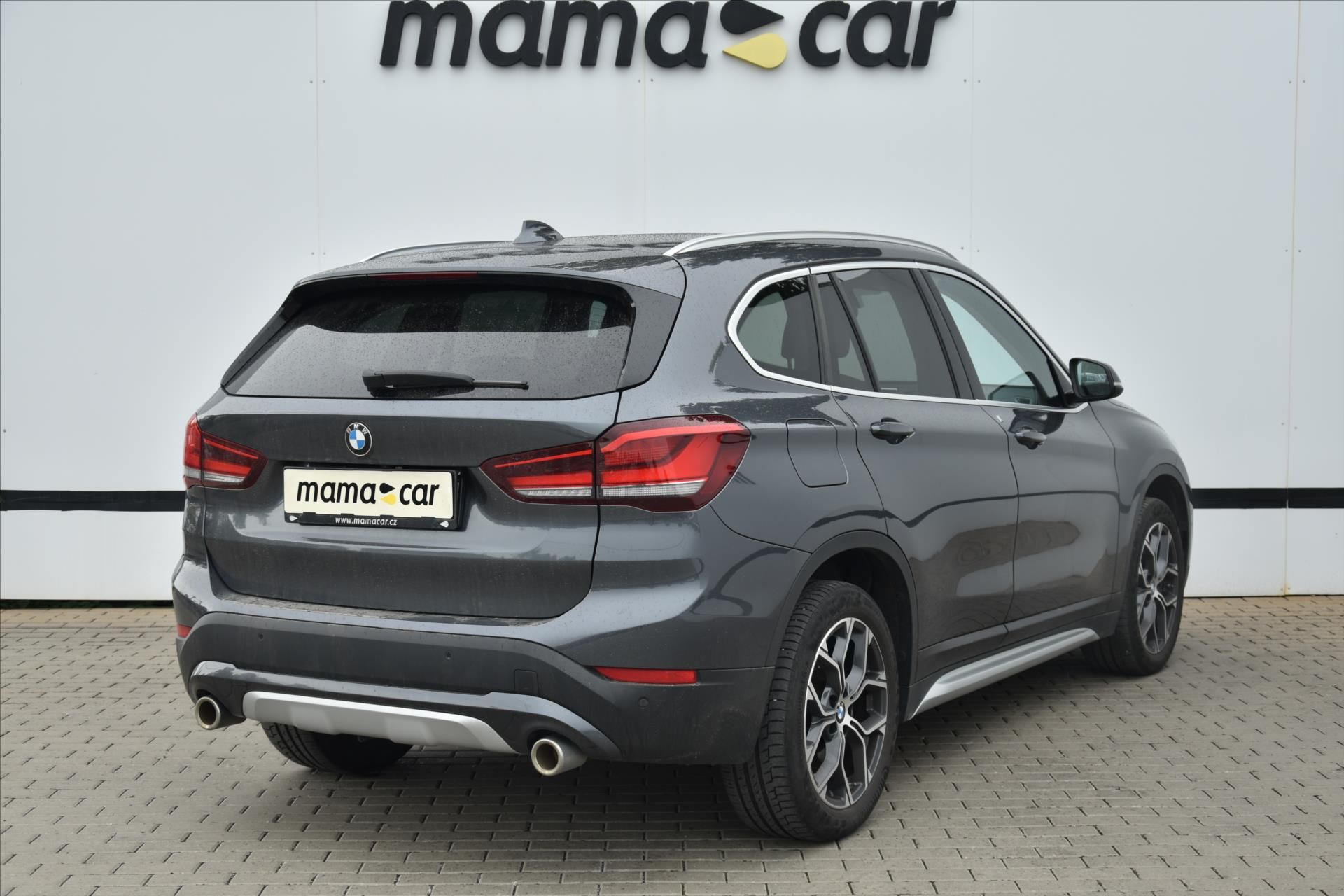 BMW X1, xDrive 20i 141kW xLine ČR - fotka 2