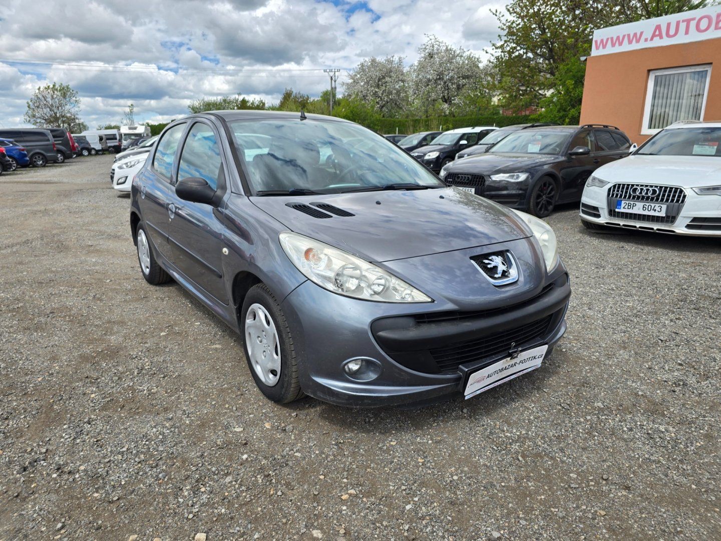 Peugeot 206, 1.1 44kw,klima,2 sady kol