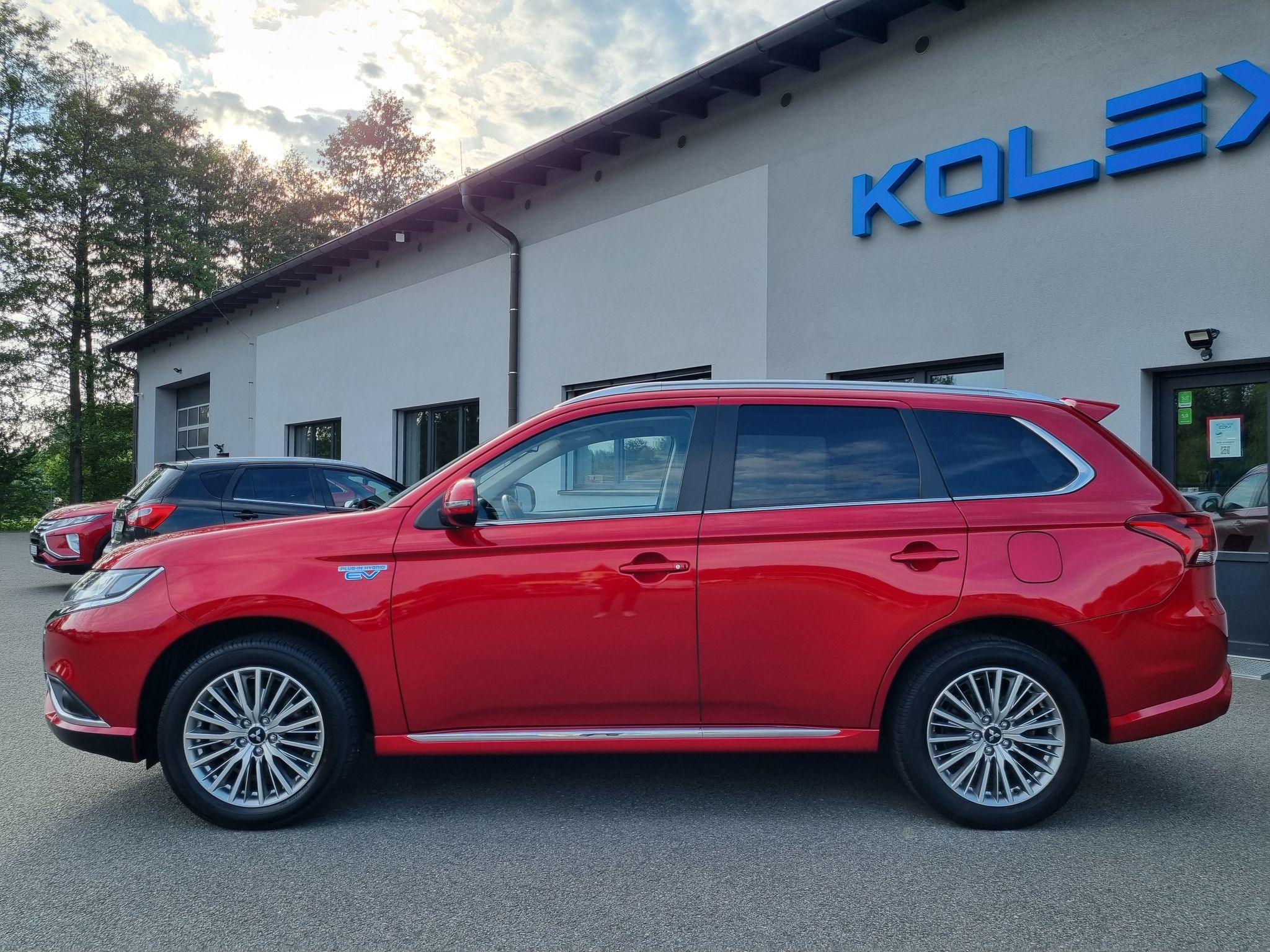 Mitsubishi Outlander, 2.4 PHEV 4x4 - fotka 2