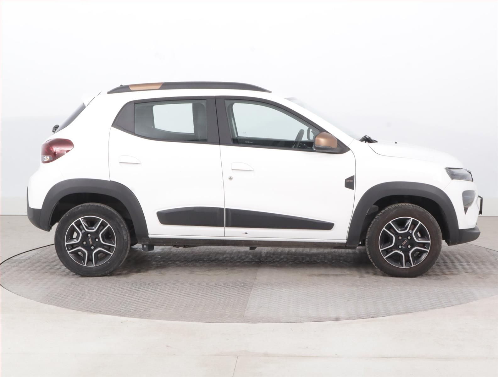Dacia Spring, Electric 65 (27 kWh), SoH 93% - fotka 6