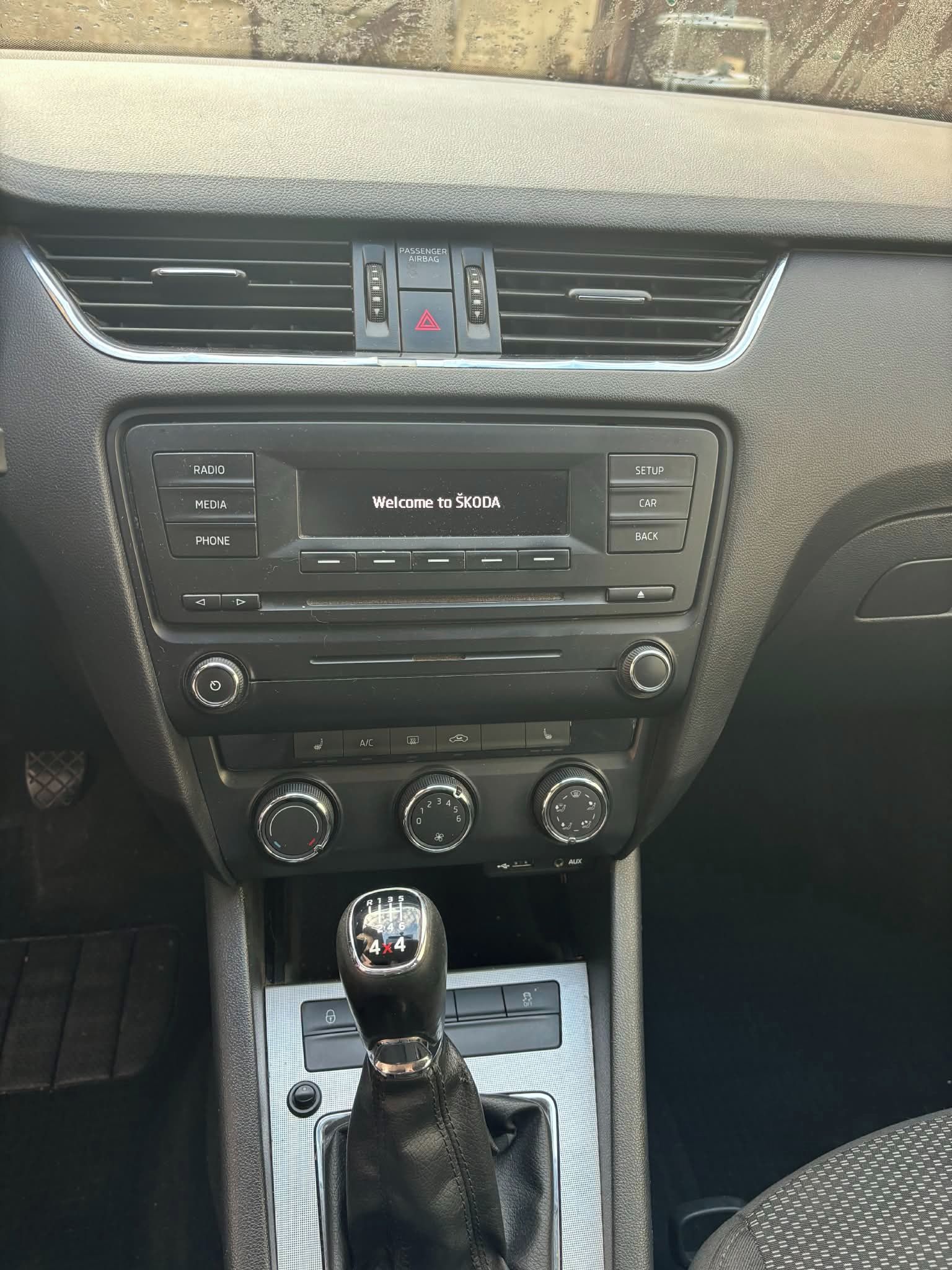 Škoda Octavia, Škoda Octavia Combi 1.6 TDI - fotka 6