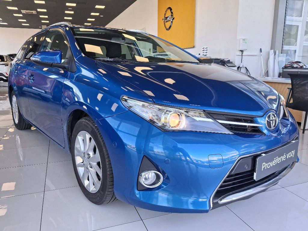 Toyota Auris, 1.6VVT-i 97kW 2013 - fotka 3