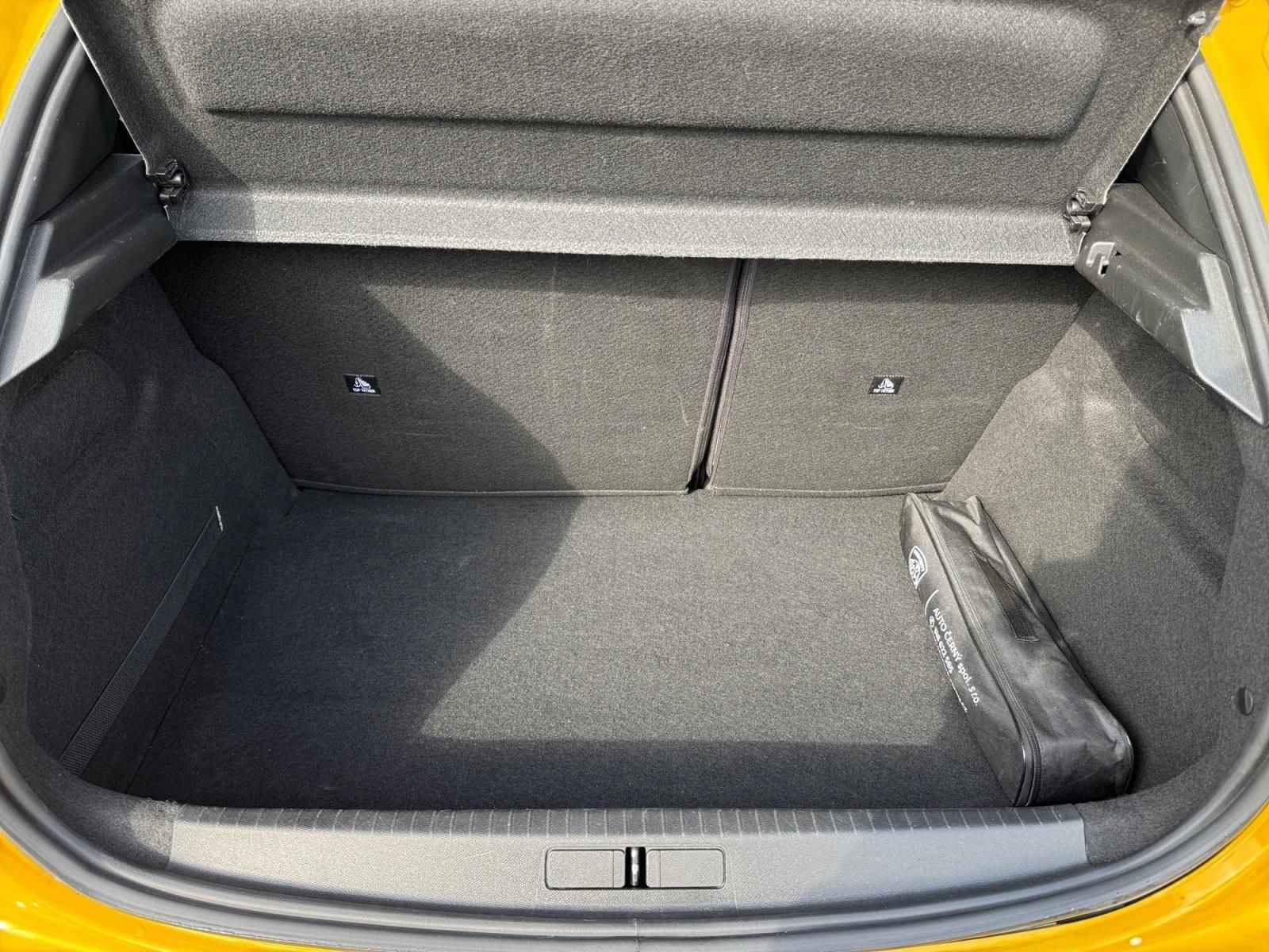 Peugeot 208, ALLURE 1.2 74kW CZ DPH - fotka 6