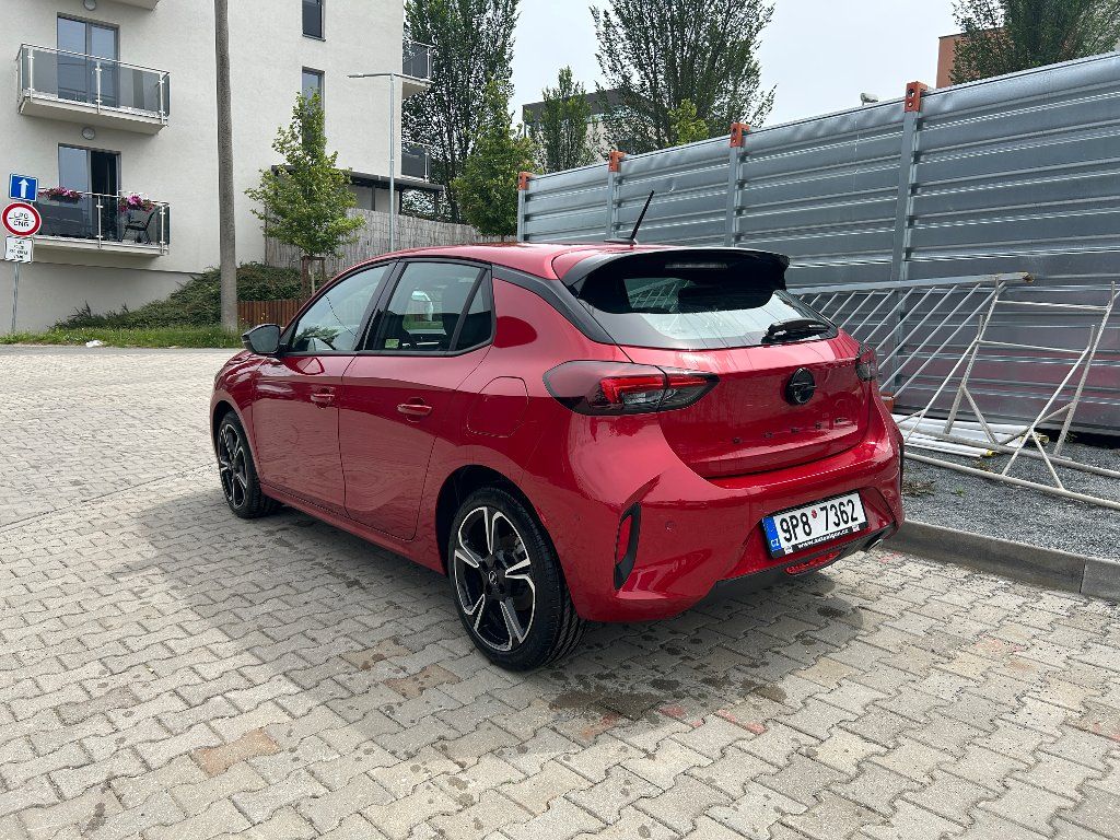 Opel Corsa, GS 1,2 Turbo 74kW 8AT - fotka 3