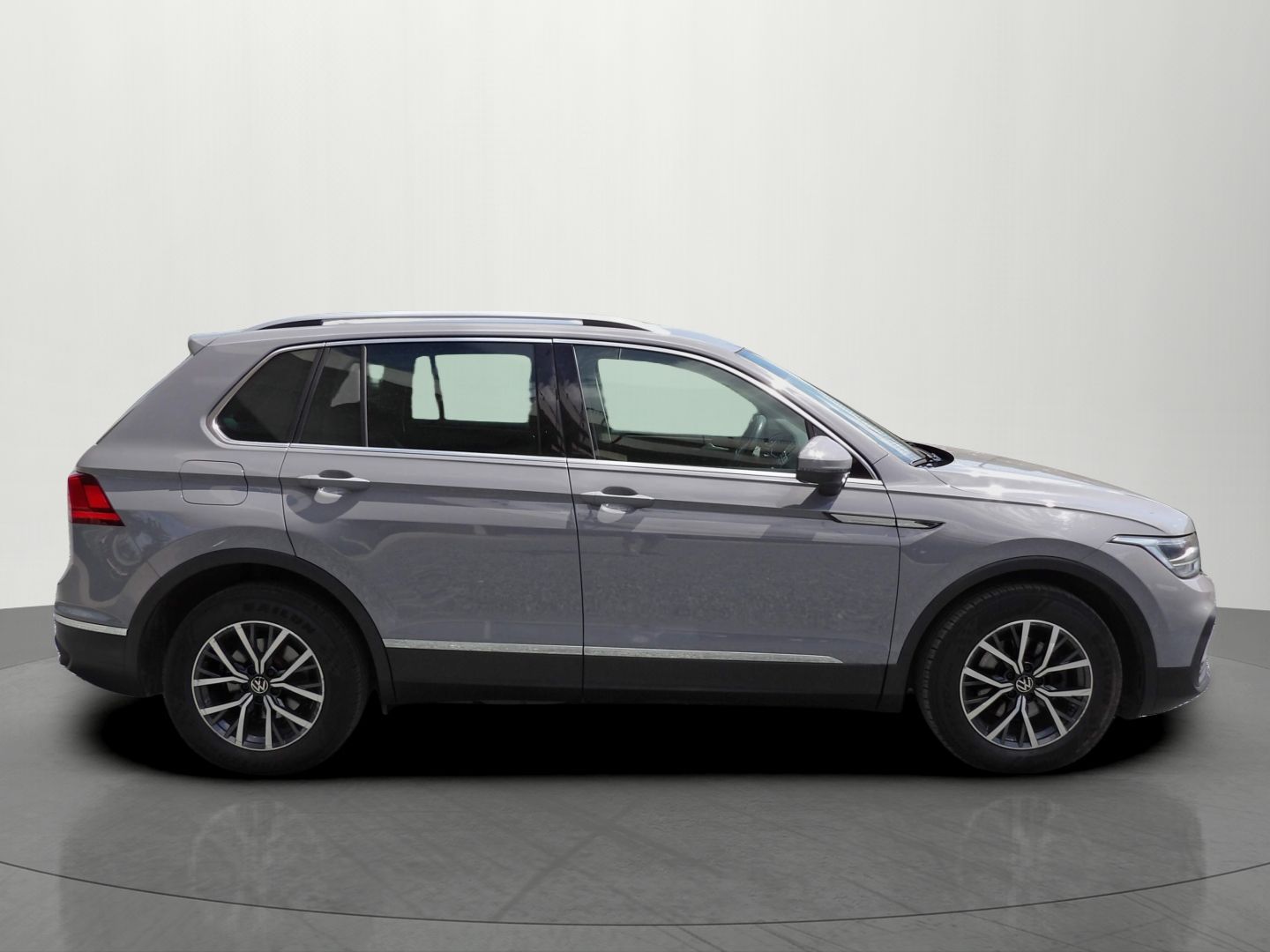 Volkswagen Tiguan, 1.5TSI 110kW 6°M/T Life Virtua - fotka 5