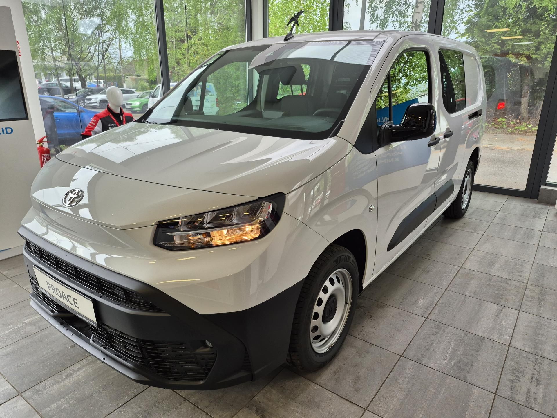 Toyota Proace City, CrewCab 1.5L Diesel (100 hp) - fotka 3