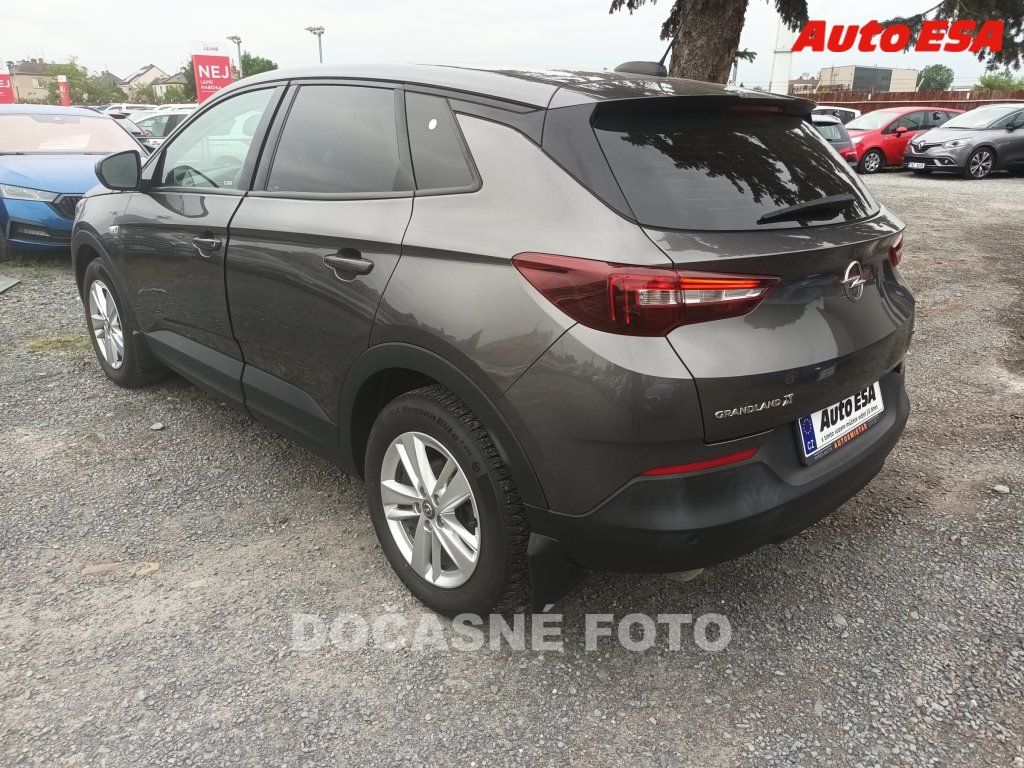 Opel Grandland X, 1.2 PT,ČR,autoAC - fotka 2