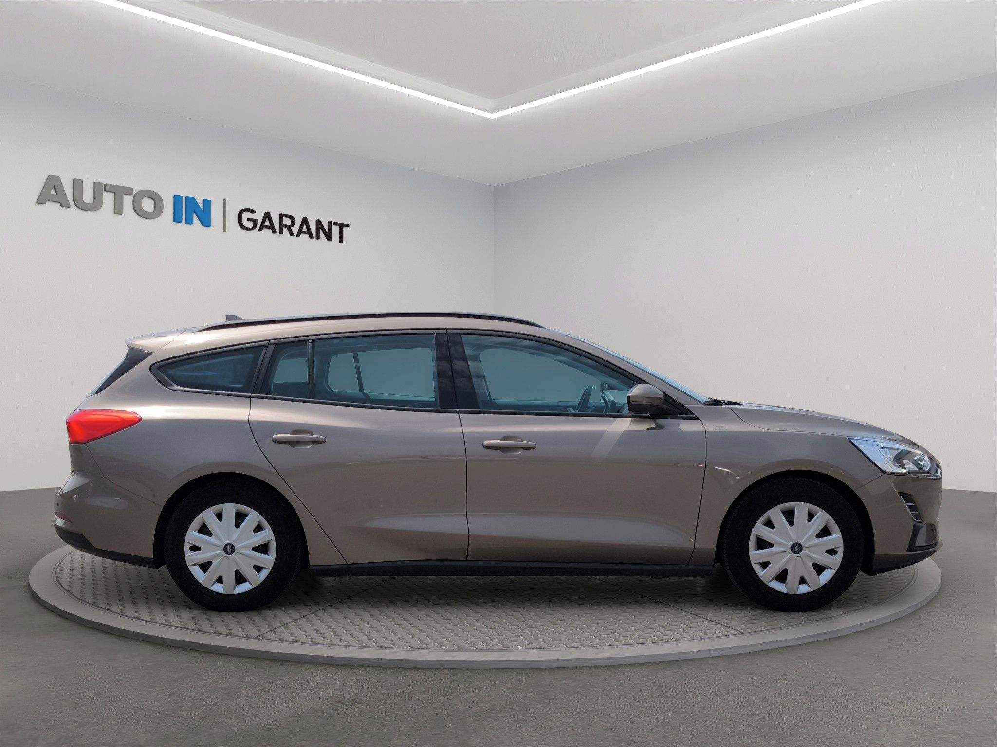 Ford Focus, TREND 1.0 74kW, ČR, 1. Maj., T - fotka 4