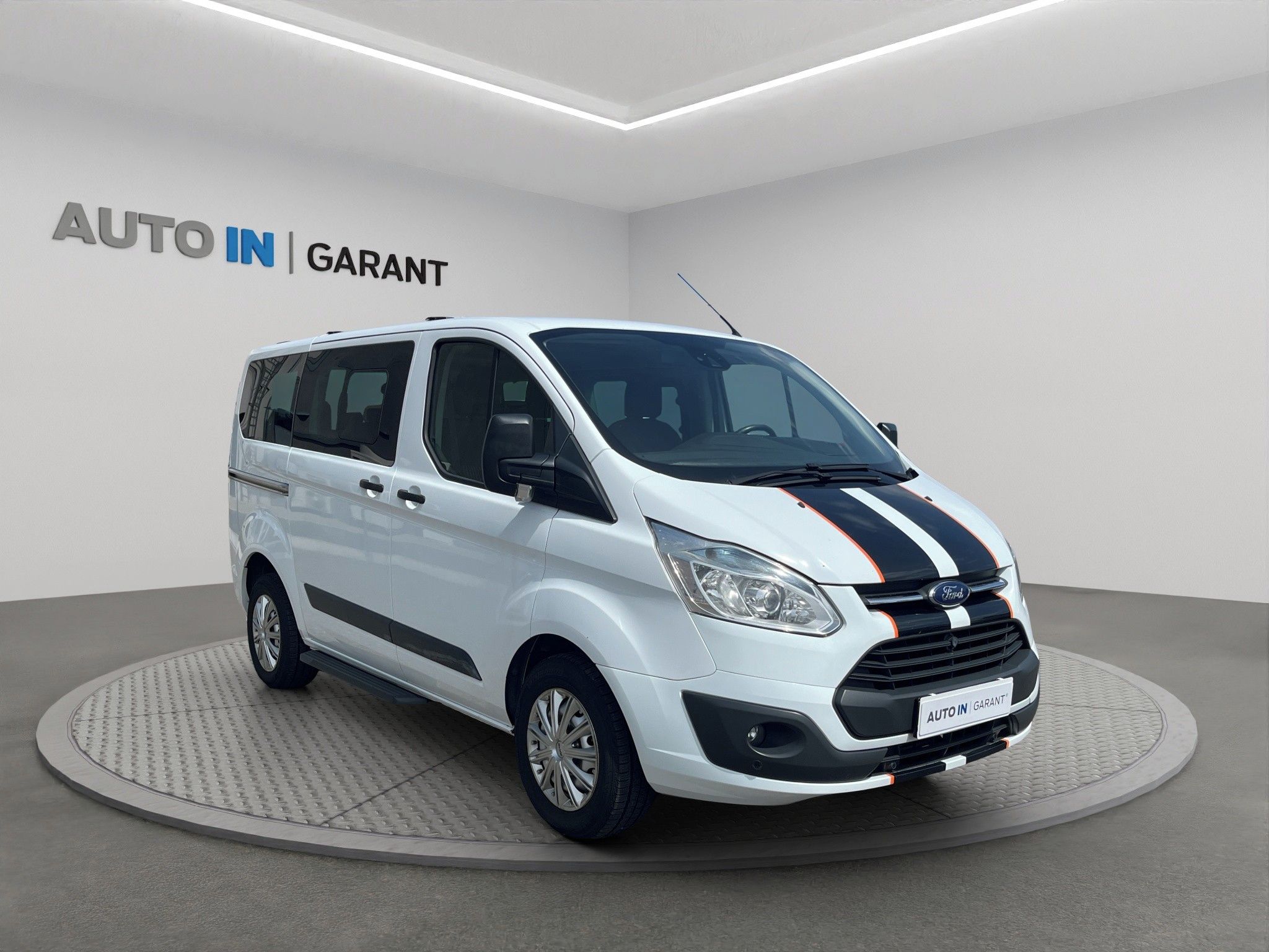 Ford Tourneo Custom, L1 2.2 TDCi 114kW, Tažné - fotka 3