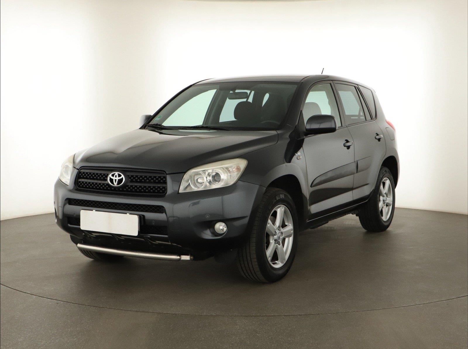 Toyota Rav4, 2.2 D-4D, 4X4 - fotka 2