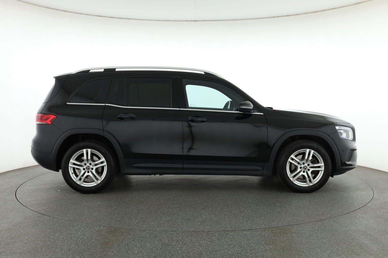 Mercedes-Benz GLB, GLB 200 d 4MATIC, 4X4 - fotka 6