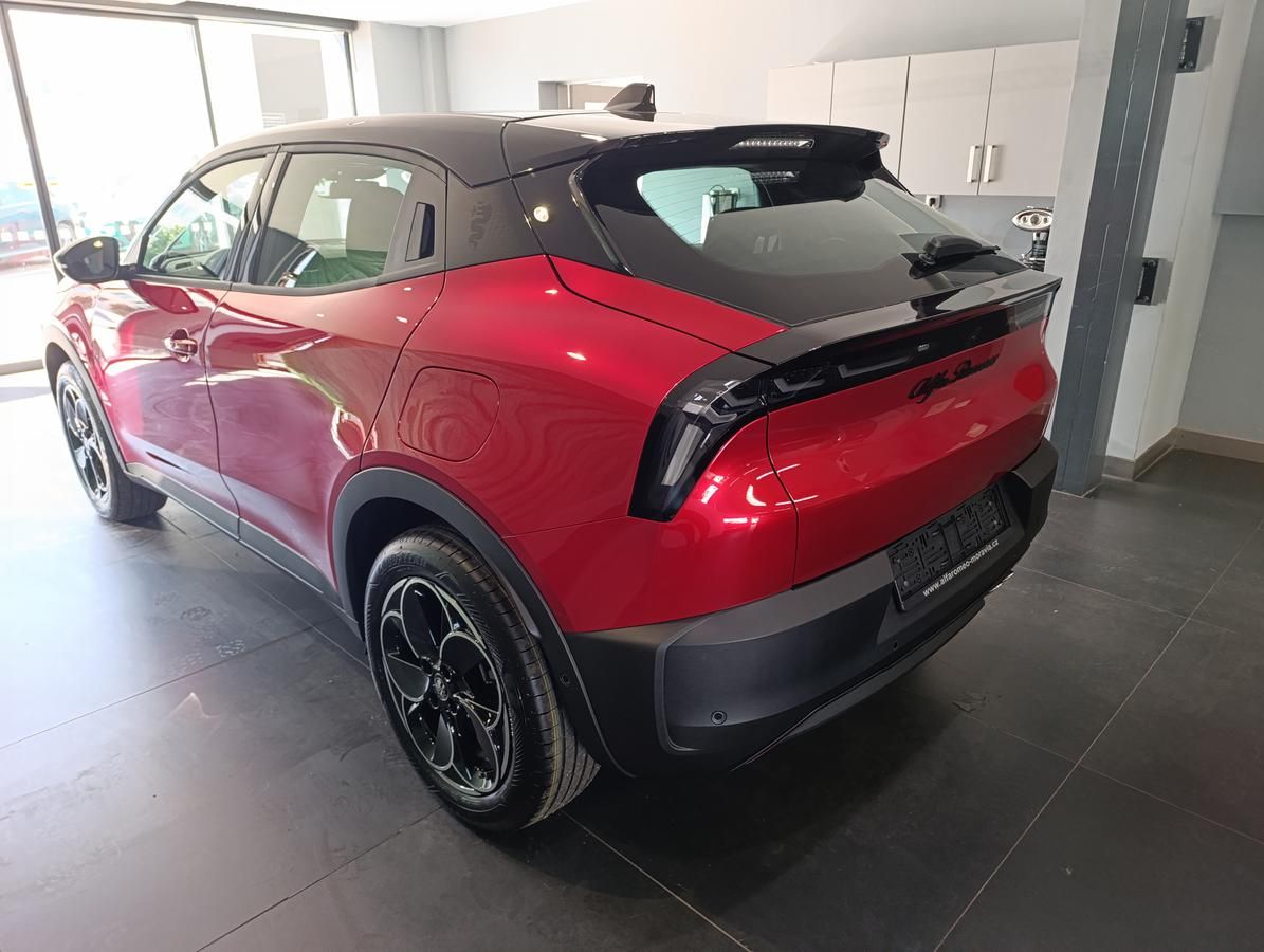 Alfa Romeo Junior, Ibrida 1.2 Turbo Hybrid 145k - fotka 4