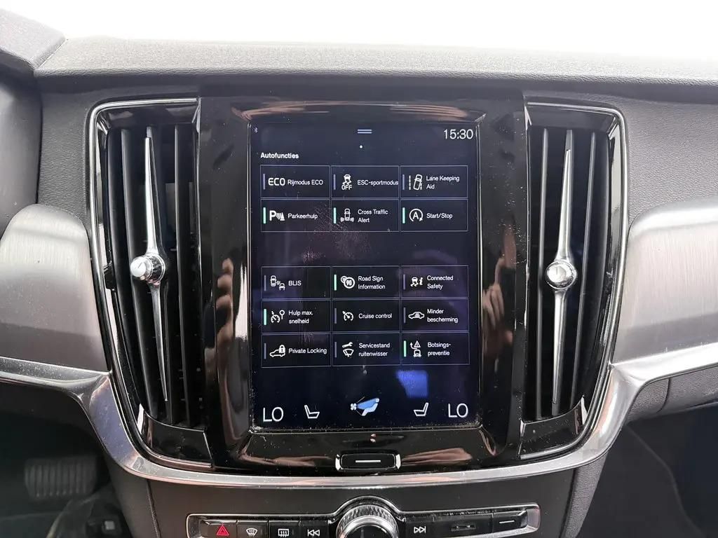 Volvo V90, 2.0 D4 140kW AUT. Momentum TZ - fotka 6