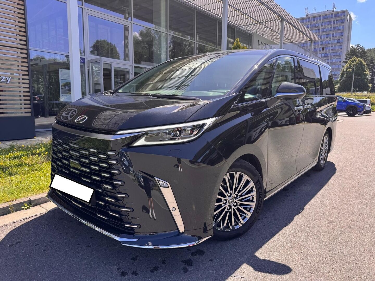 Lexus LM 350h, 2.5 Luxury VIP - fotka 4