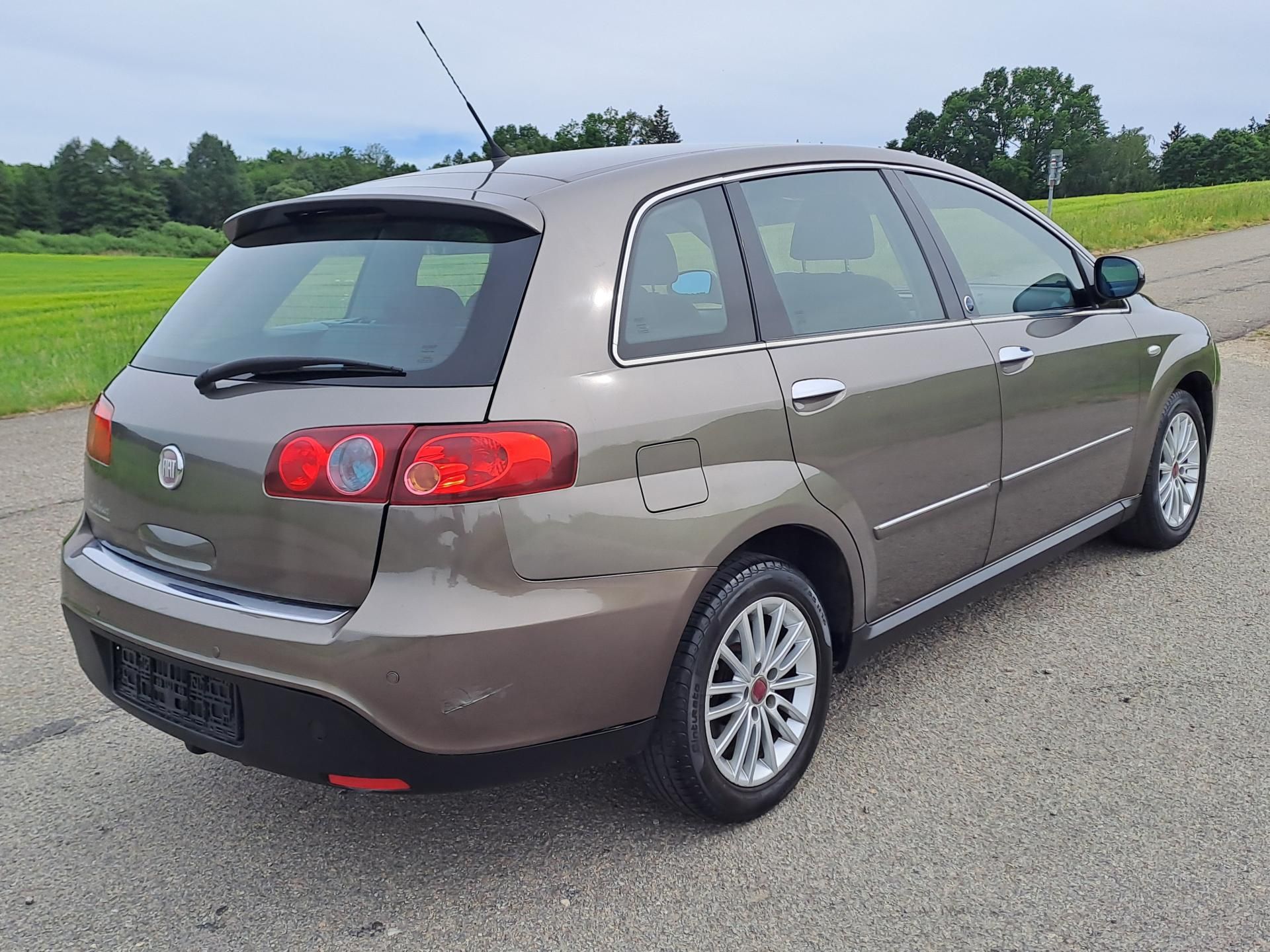 Fiat Croma, 1.9 JTD KLIMA TAŽNÉ - fotka 5