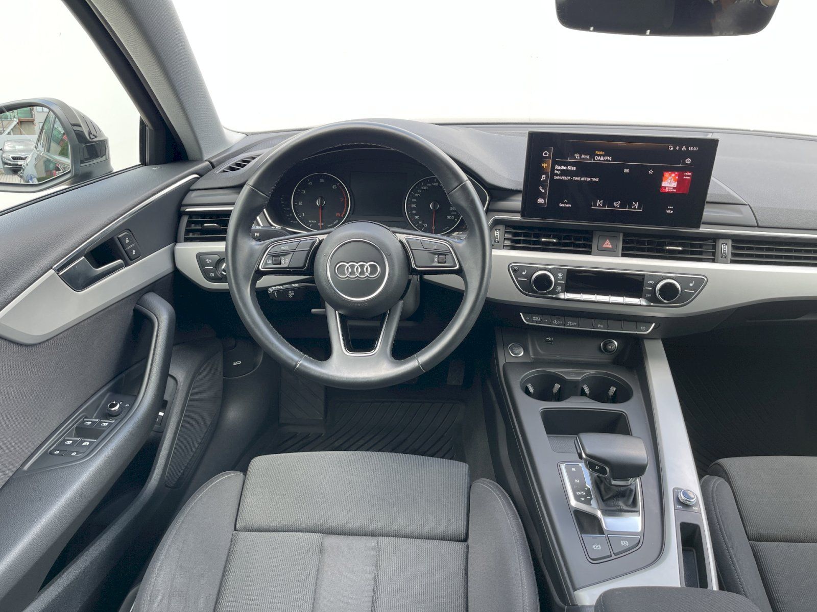 Audi A4, 2.0 35 TFSI 110 kW S-tronic S- - fotka 6