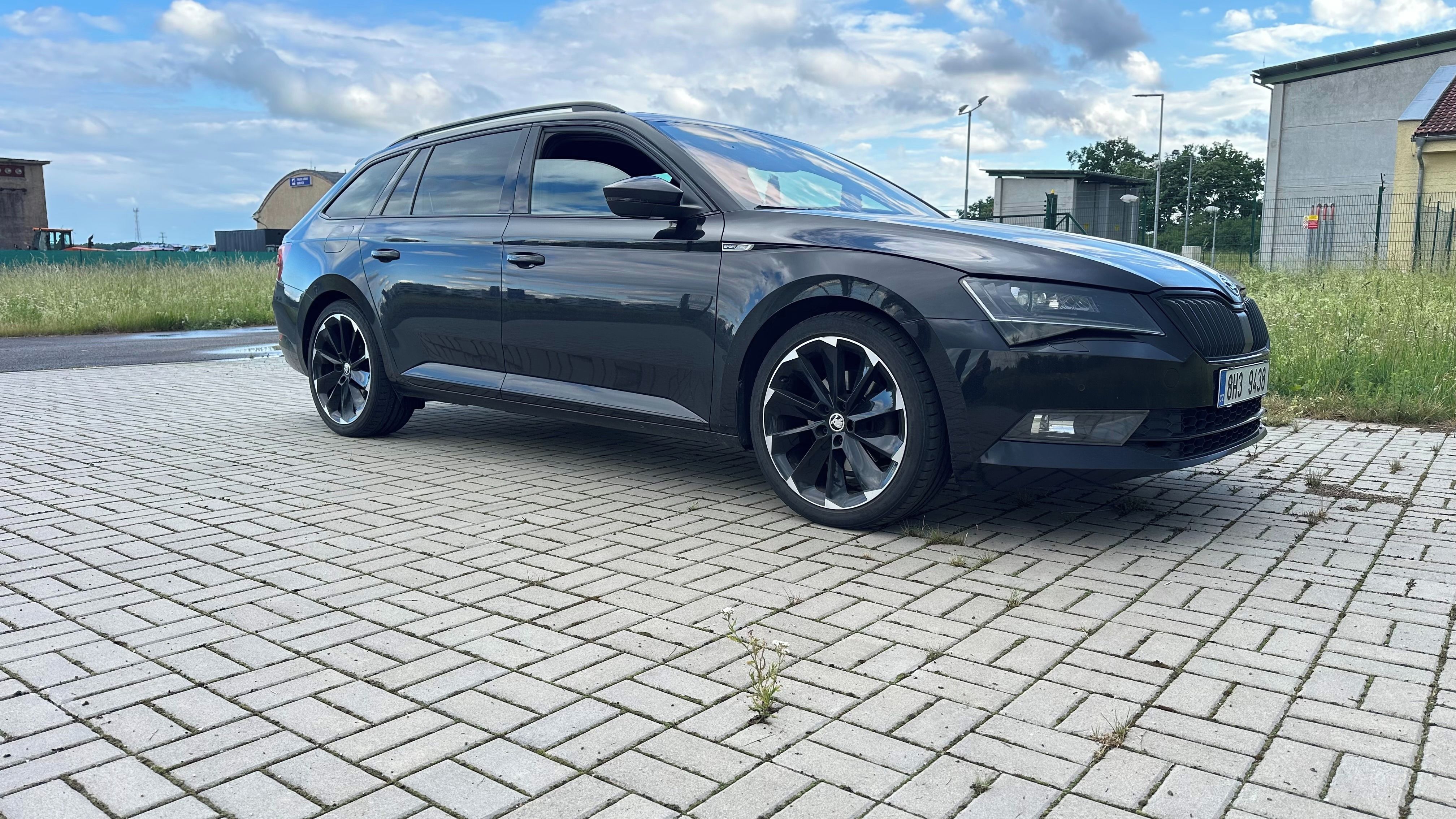 Škoda Superb, Sportline - fotka 6