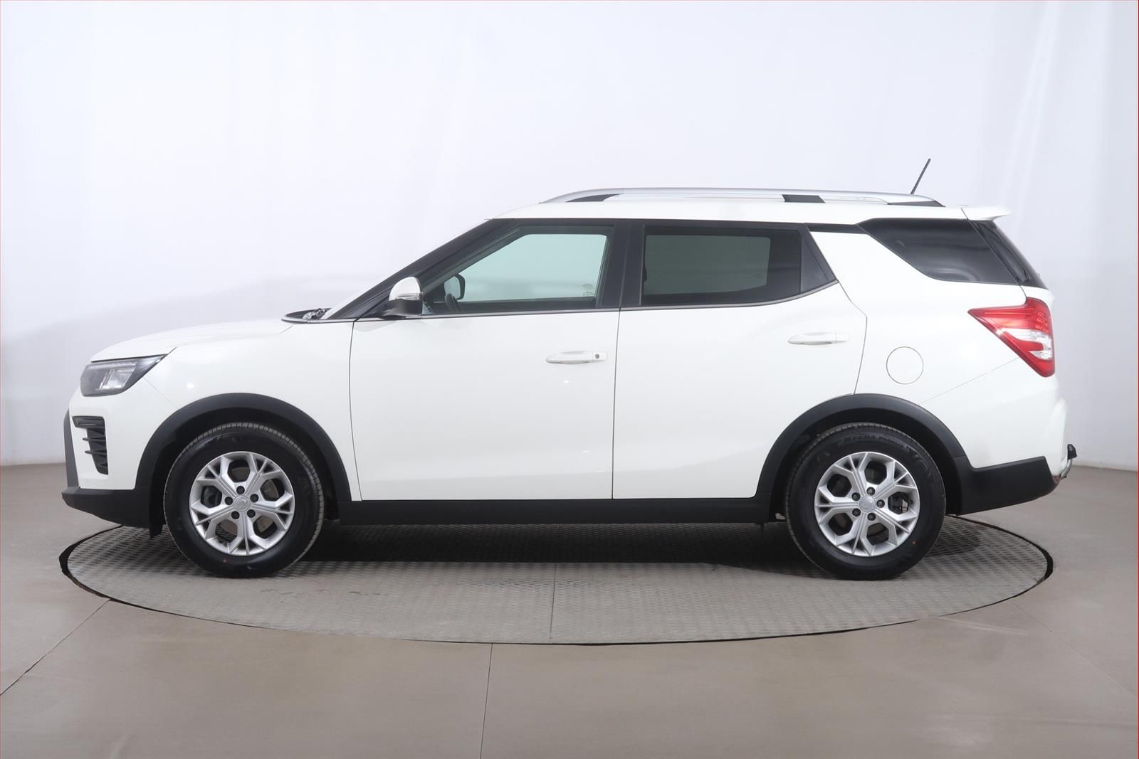 SsangYong Tivoli, 1.5 T-GDI, Automat, Serv.kniha - fotka 3