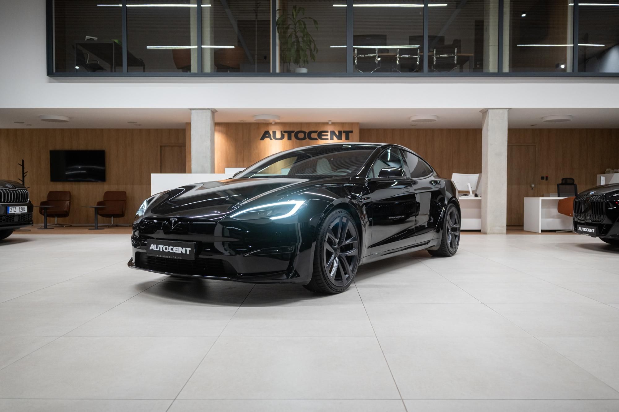 Tesla Model S, Free Unlimited Supercharging - fotka 2