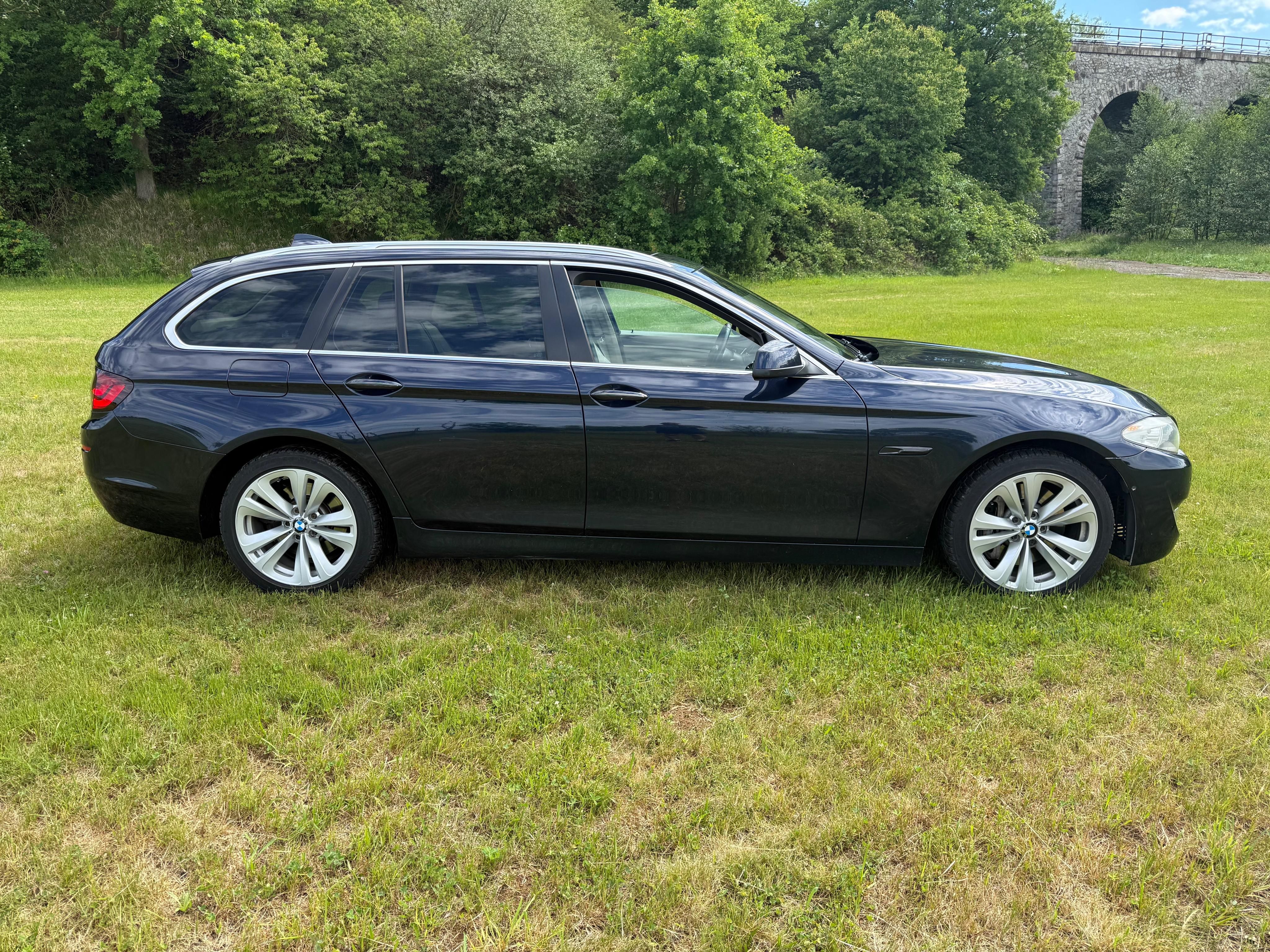 BMW Řada 5, 530D Touring 180 KW.09/2010 - fotka 5