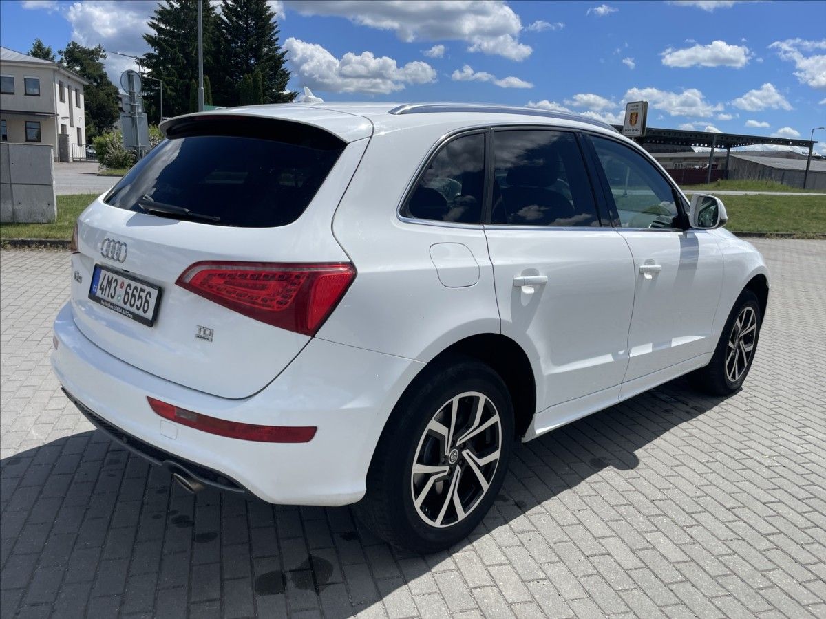 Audi Q5, 3,0 TDi Quattro S-Line CZauto - fotka 4