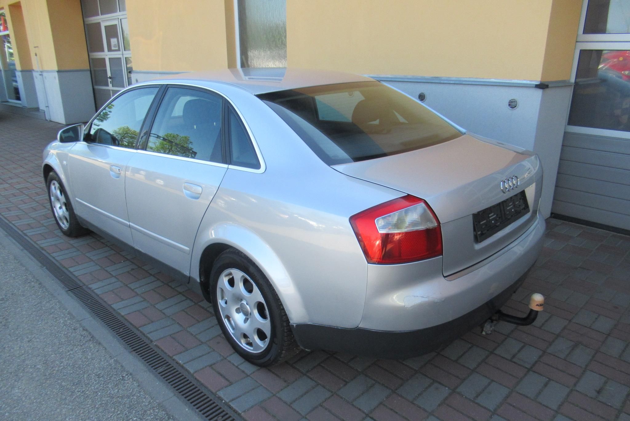 Audi A4, QUATTRO 1.9 TDi AUT. KLIMA - fotka 4