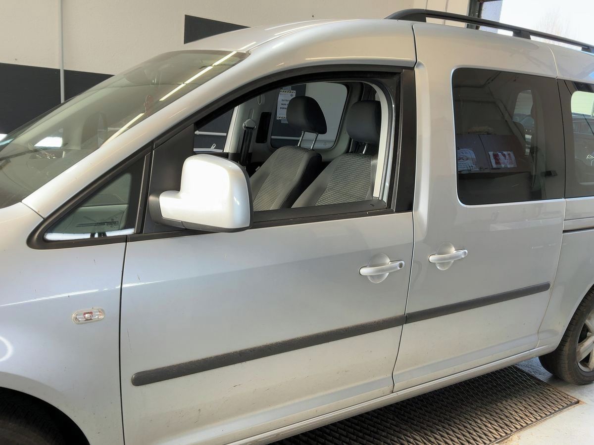 Volkswagen Caddy, MAXI 2.0Tdi 103KW DSG TOP STAV - fotka 5
