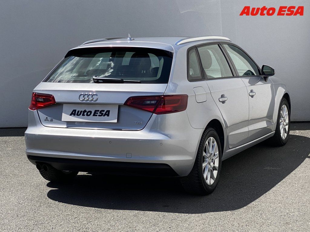 Audi A3, 2.0 TDi sportback,Attraction - fotka 4