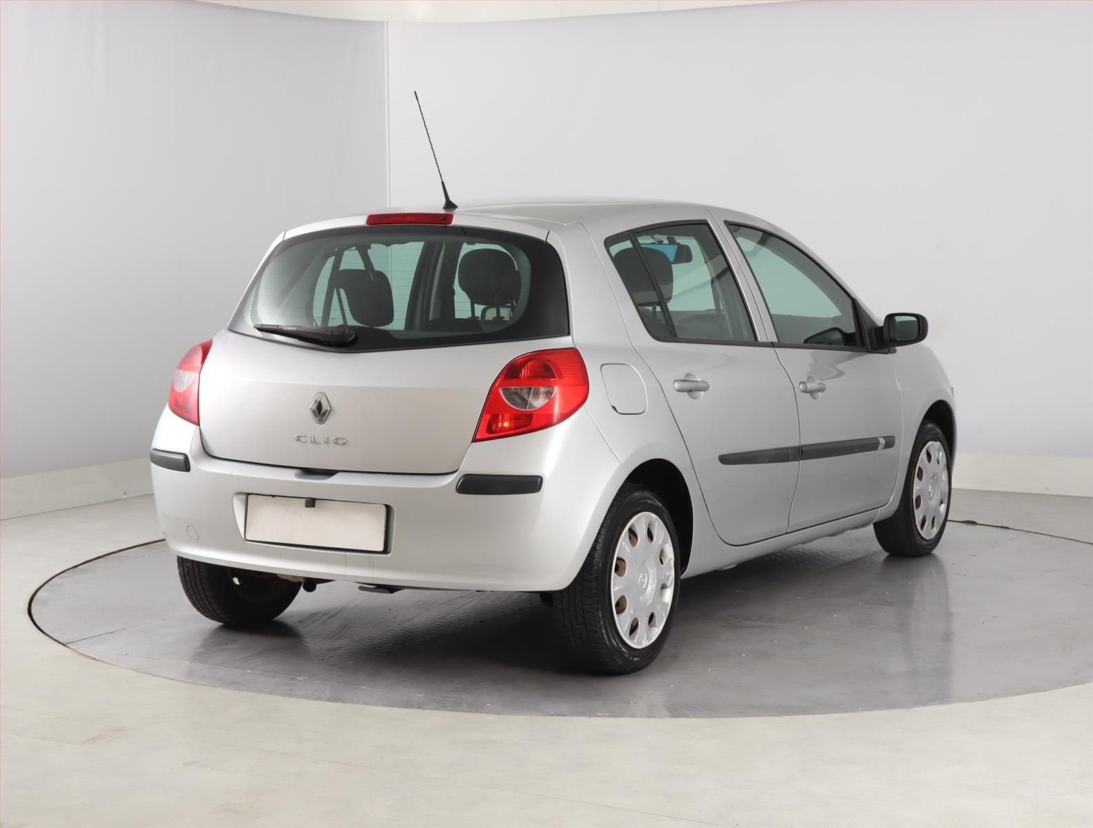 Renault Clio, 1.2 16V , oblíbený vůz - fotka 5