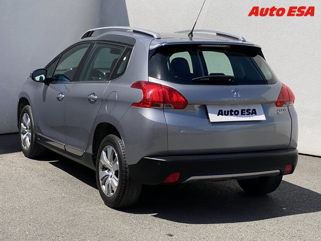 Peugeot 2008, 1.2PT,Allure,park. čidla - fotka 6