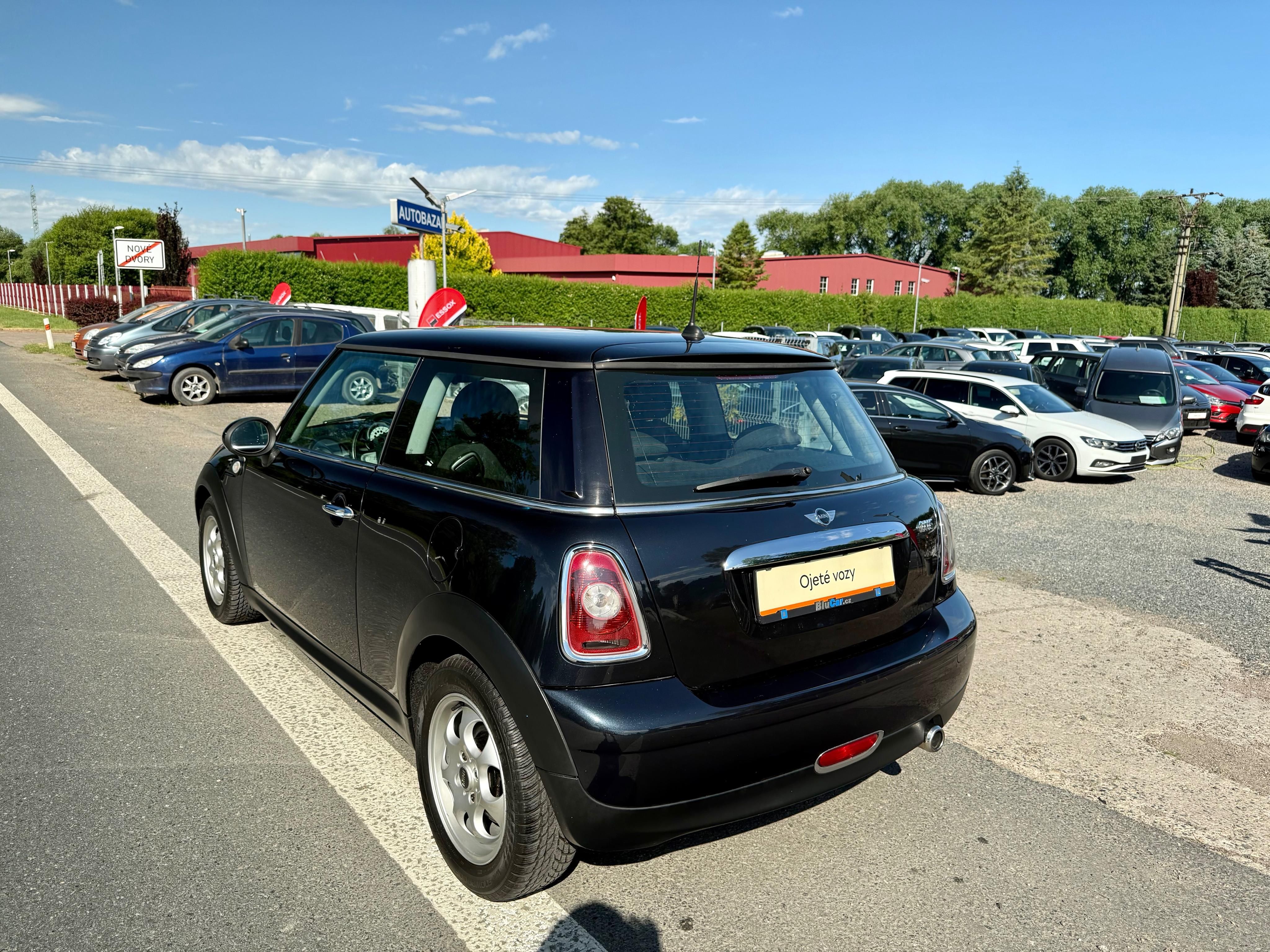 Mini Cooper, One 1.4i 70kw Klima Serviska - fotka 3