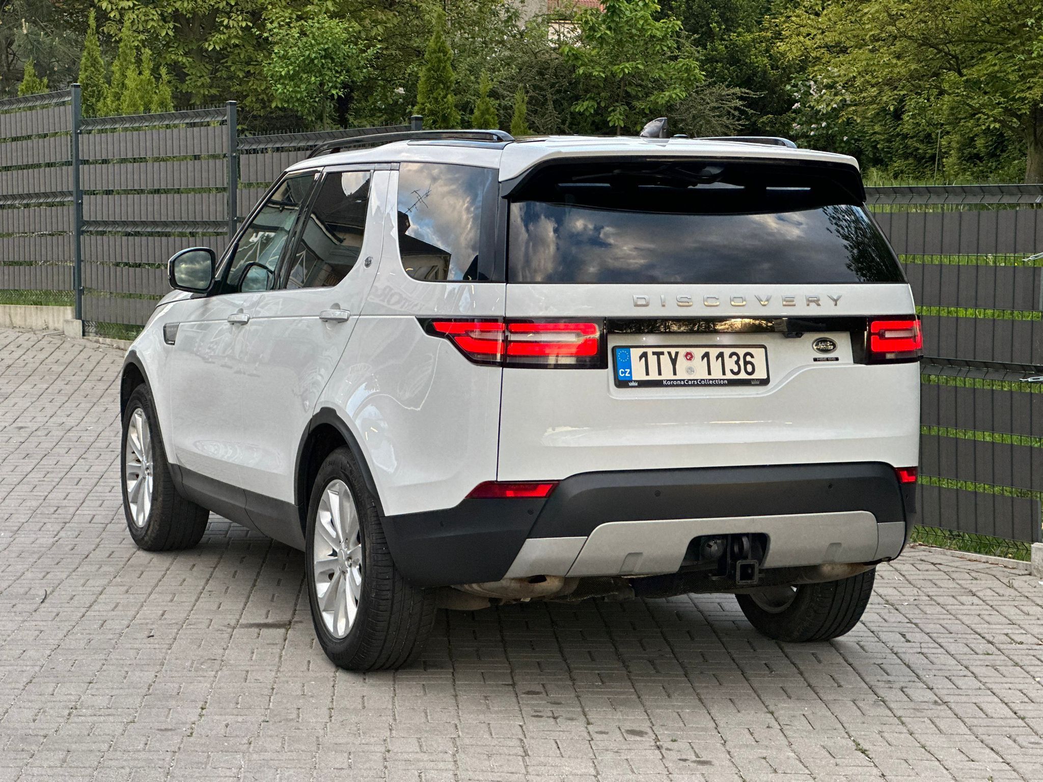 Land Rover Discovery, 3.0 V6 HSE BENZÍN 7 CESTUJÍCÍC - fotka 6