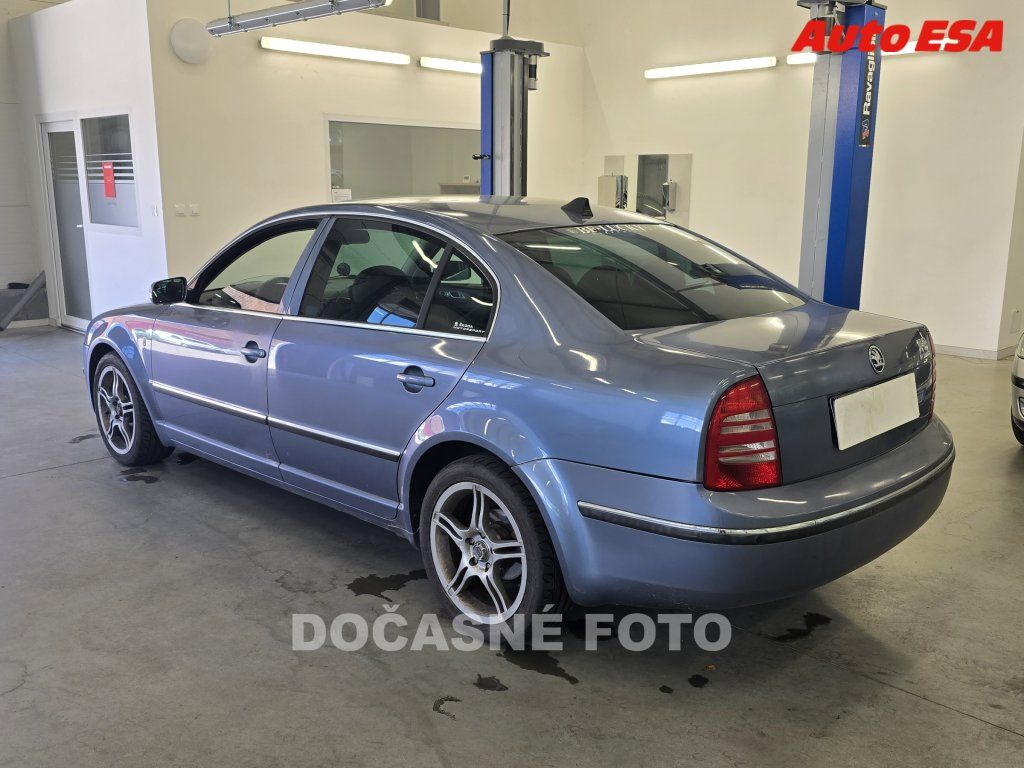 Škoda Superb, 1.8t,ČR - fotka 2